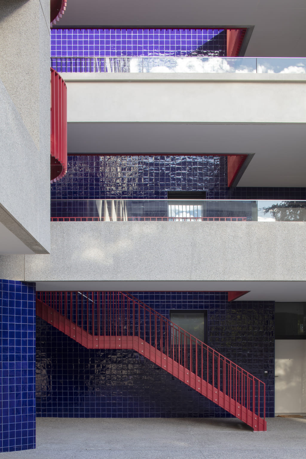 keramiek in flatgebouw