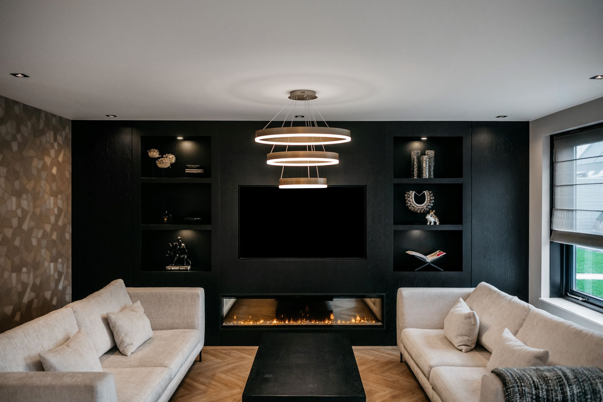 tv wand met sfeerhaard