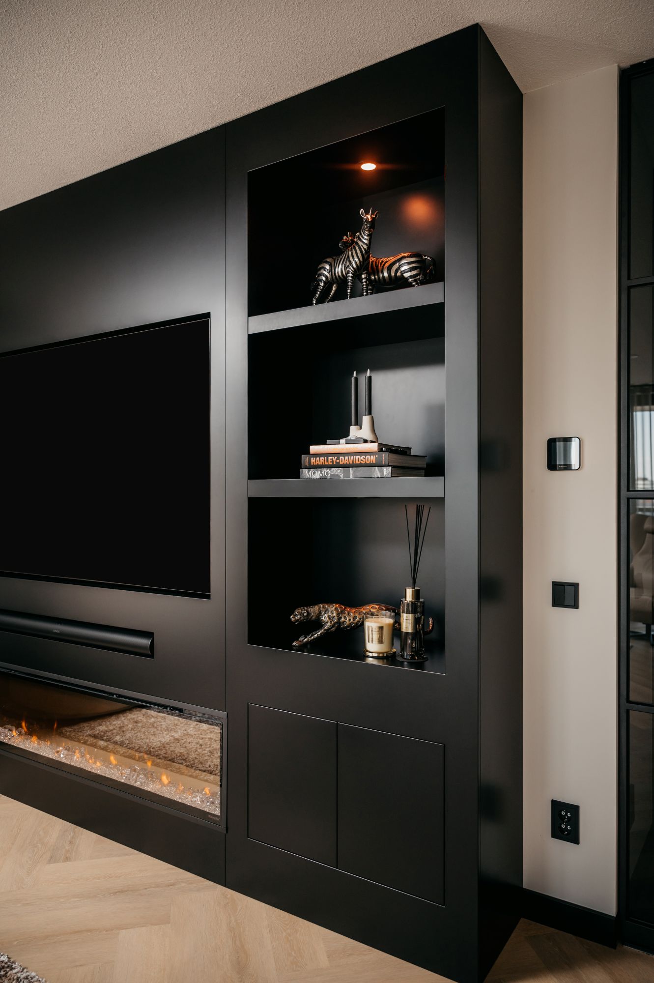 luxe tv wand