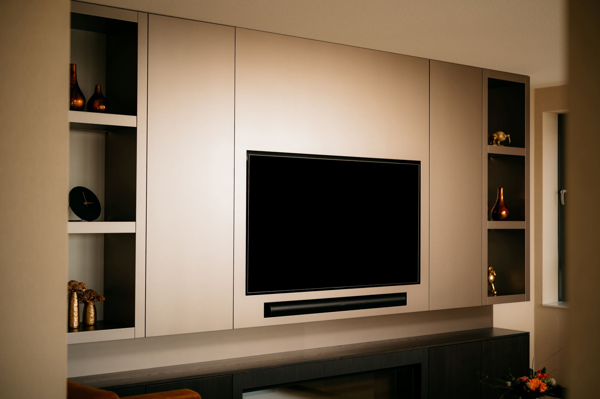 taupe cinewall