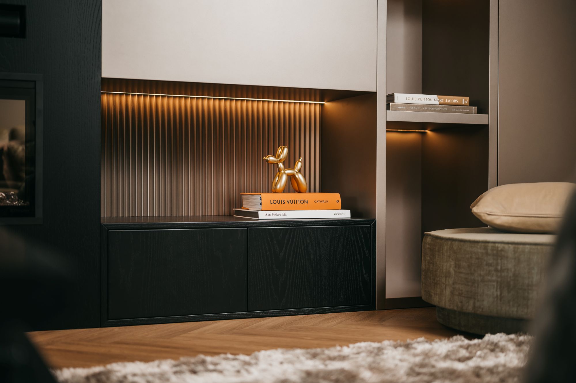 wandkast met verlichting