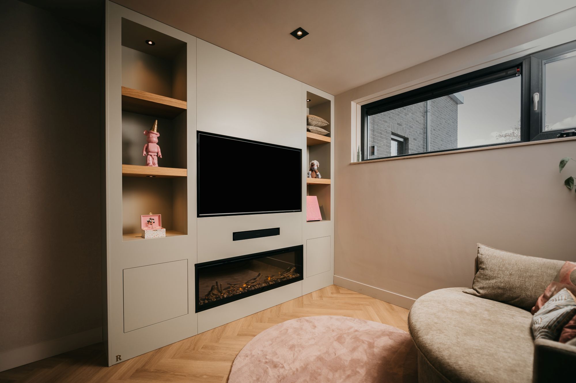 taupe tv wand