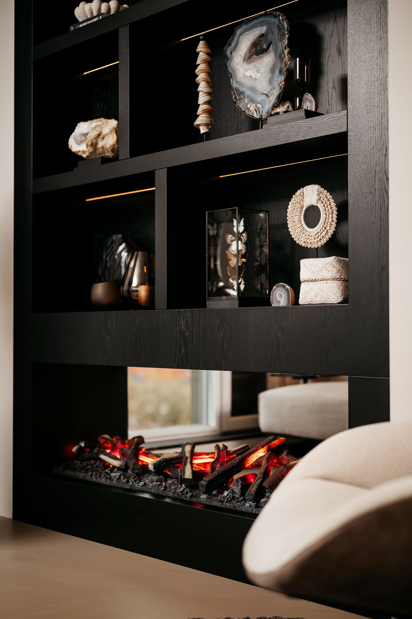 wandkast met haard