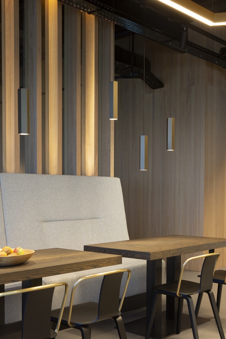 verlichting boven tafel