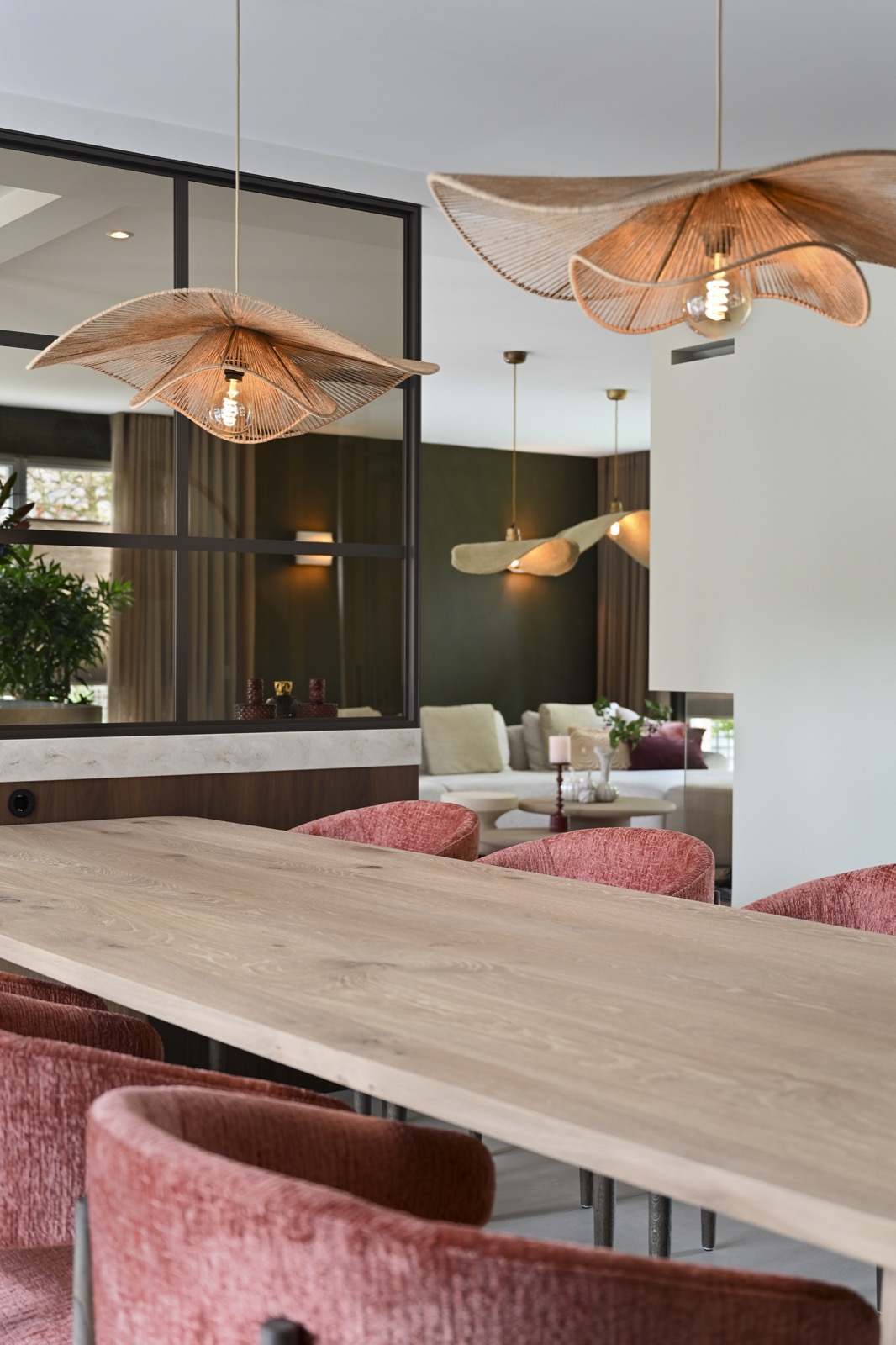 luxe eettafel met stoelen
