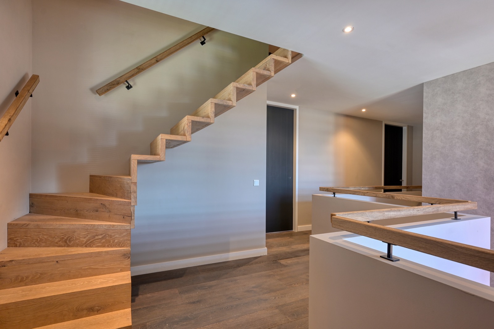 overloop met luxe trap