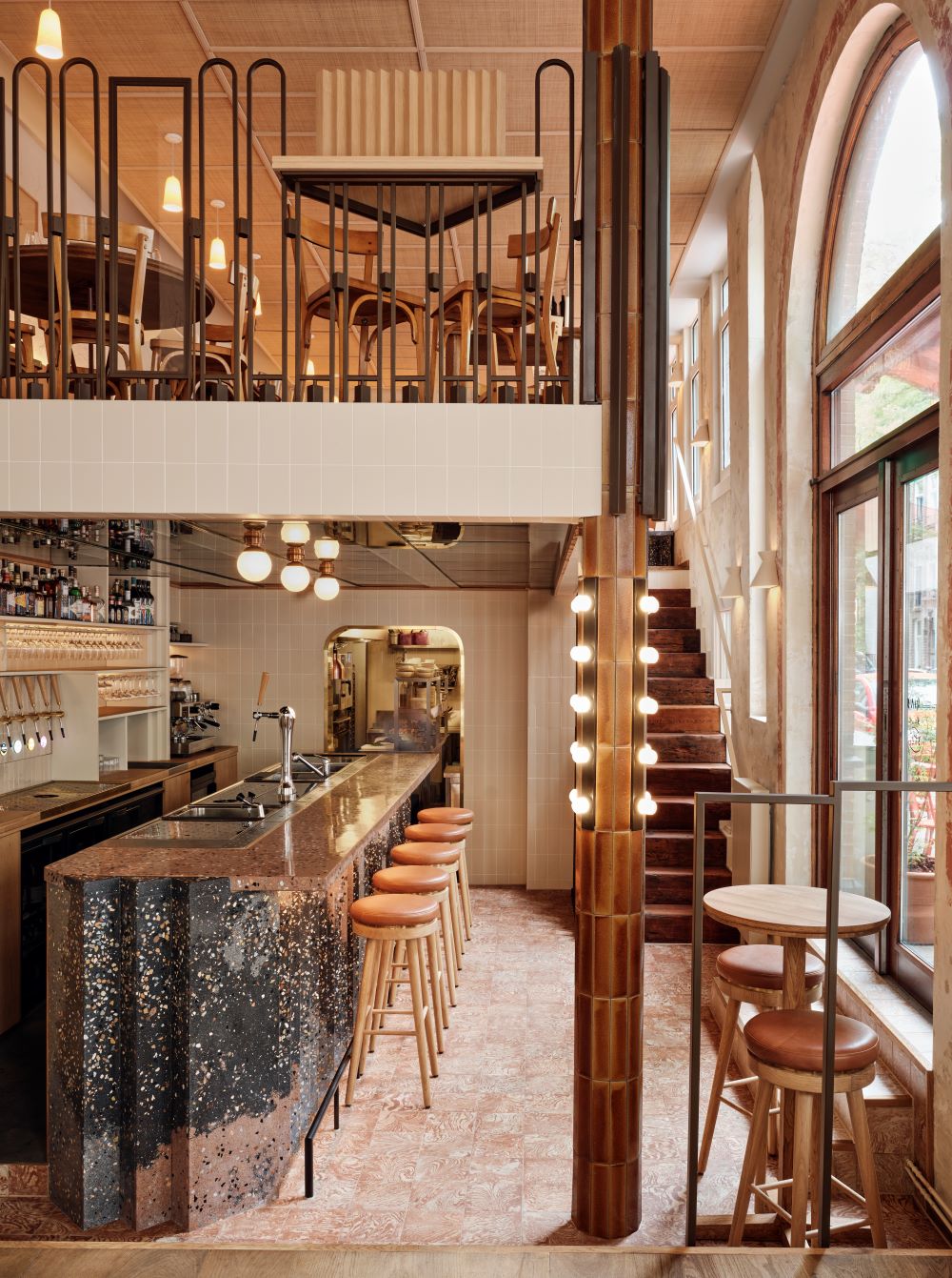 restaurant met bar