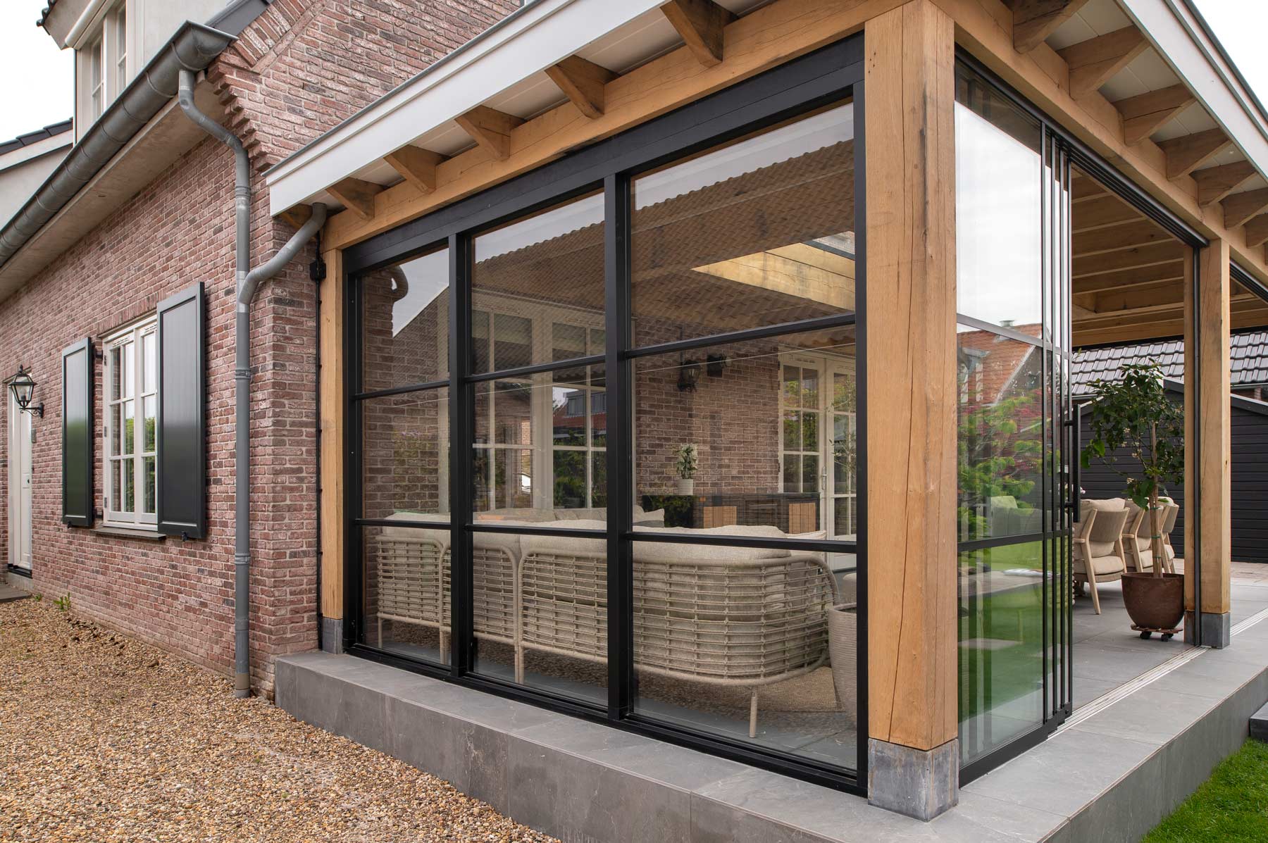 tuin met tuinkamer