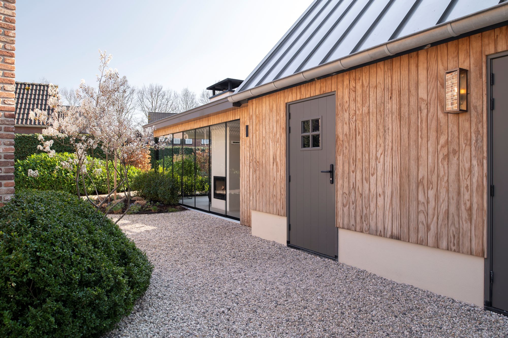 zijaanzicht bijgebouw