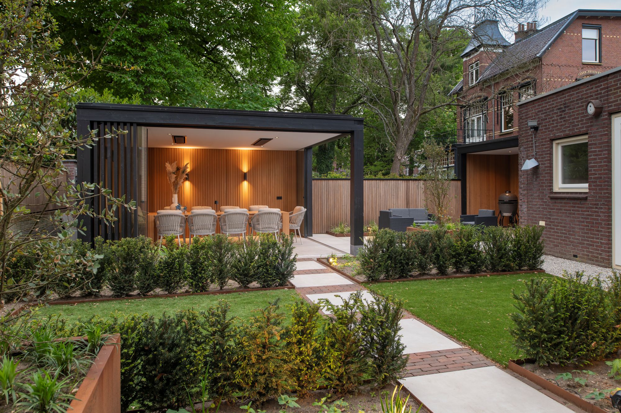 tuin met overkapping