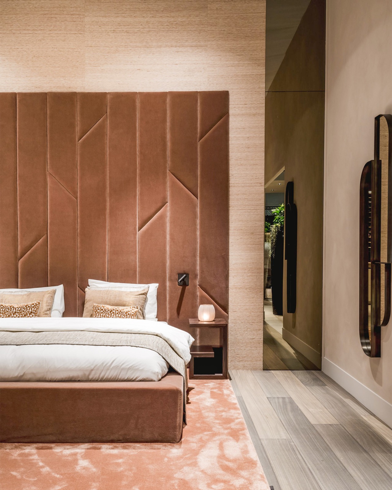 slaapkamer met maatwerk nachtkastje