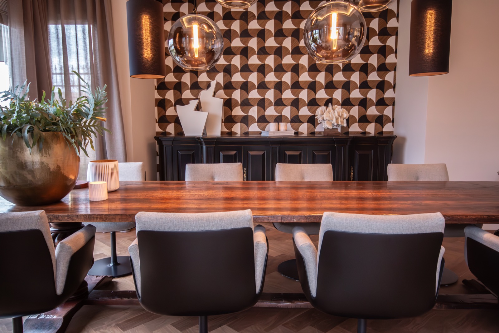 luxe eettafel met stoelen
