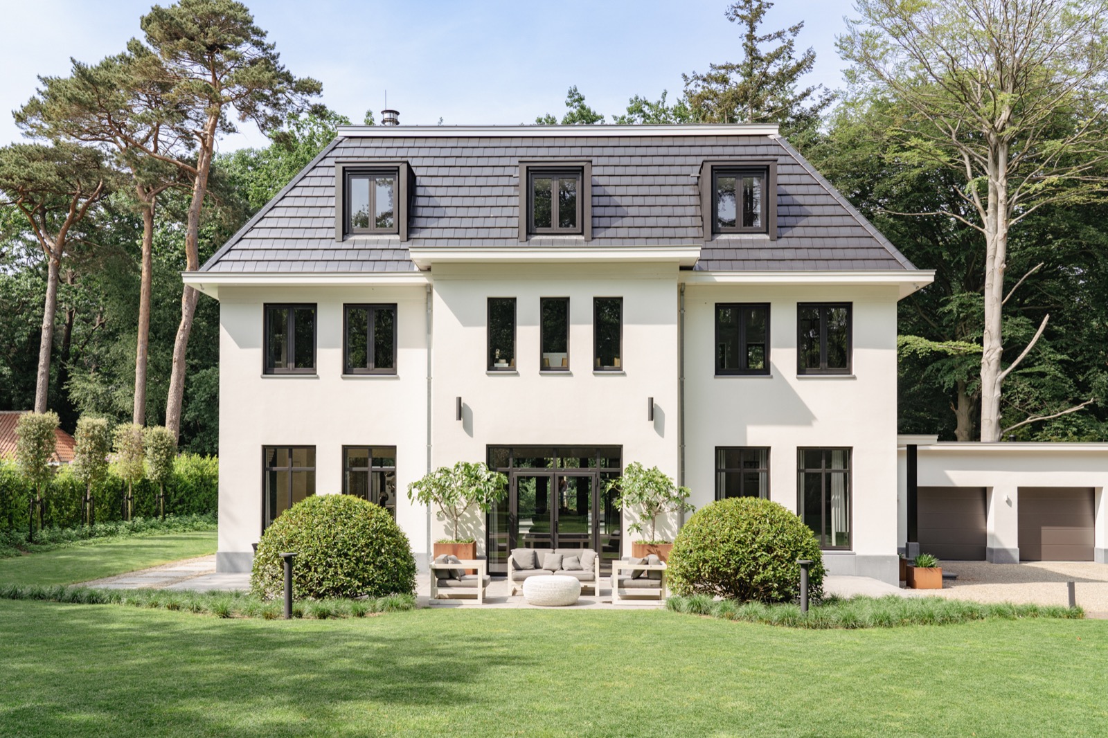 villa met landelijke tuin