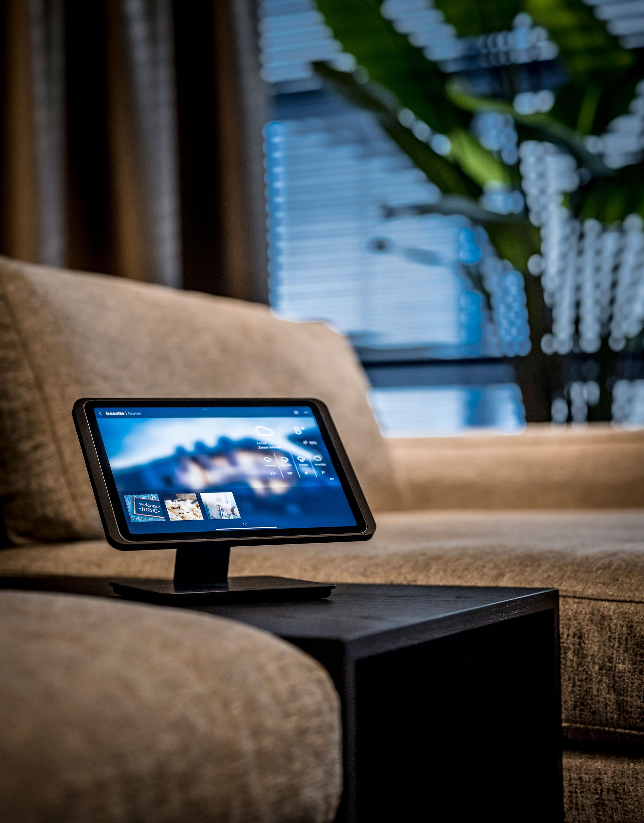tablet in woonkamer