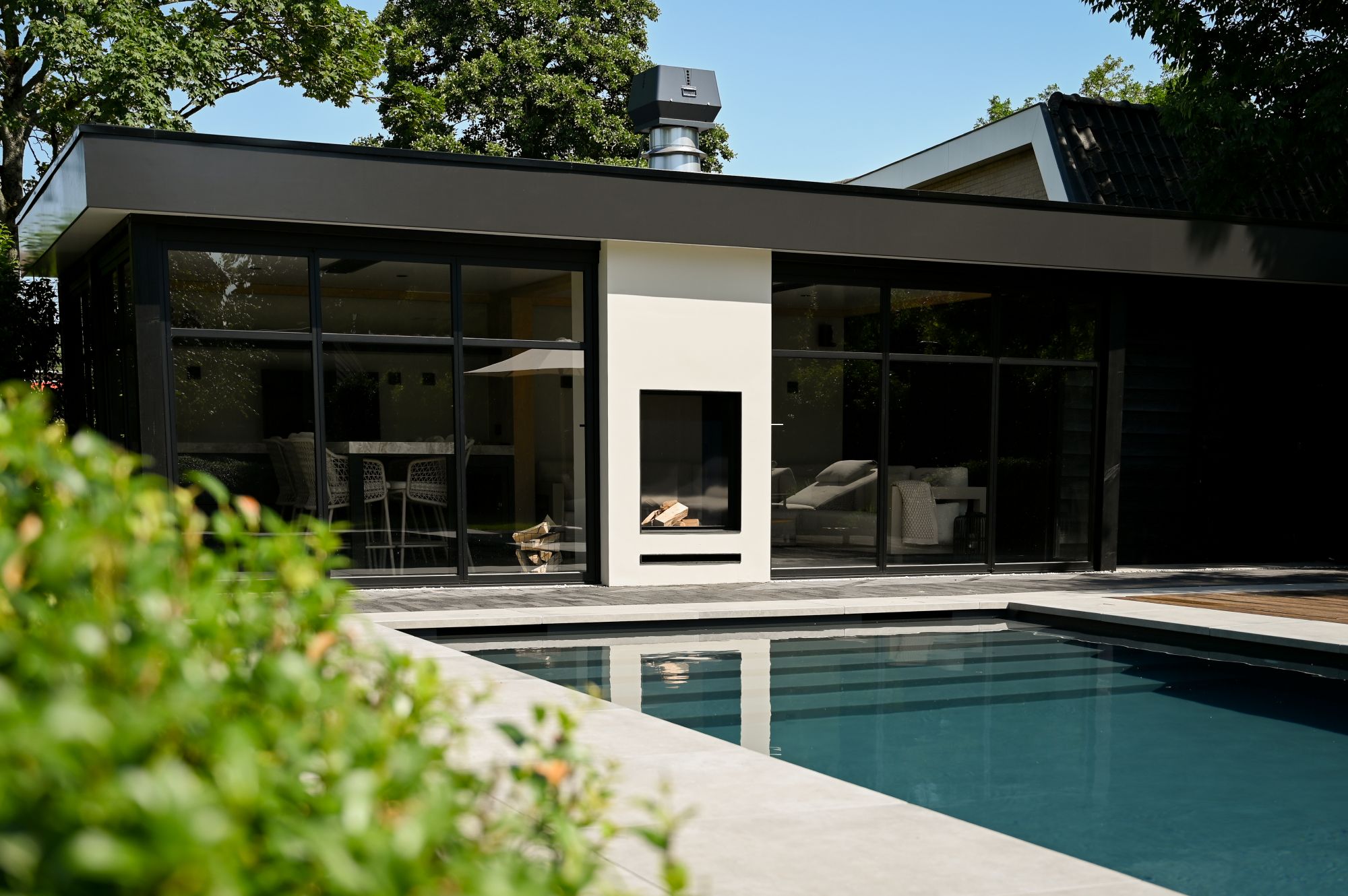 luxe poolhouse