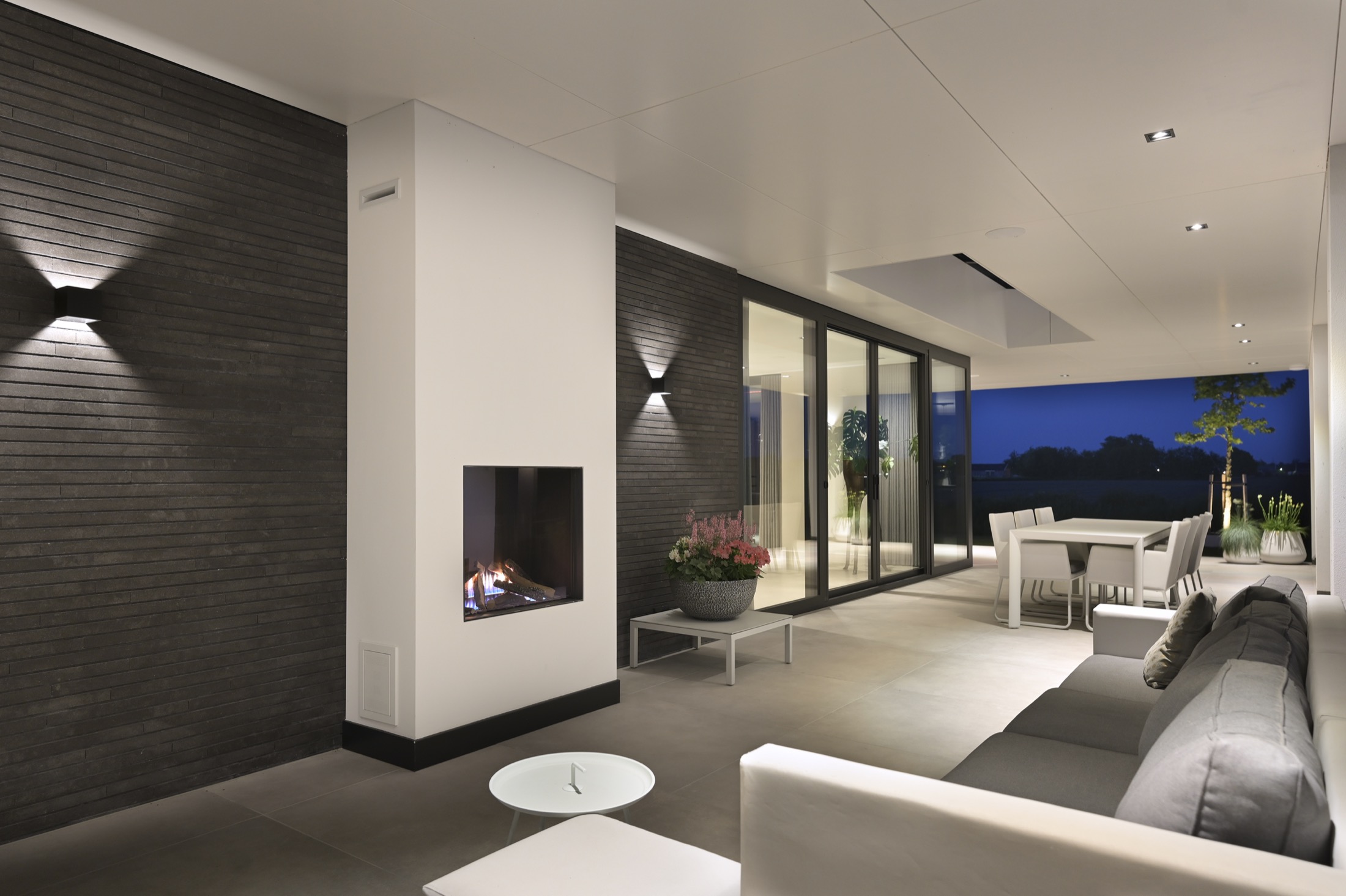 luxe villa met modern tuinontwerp