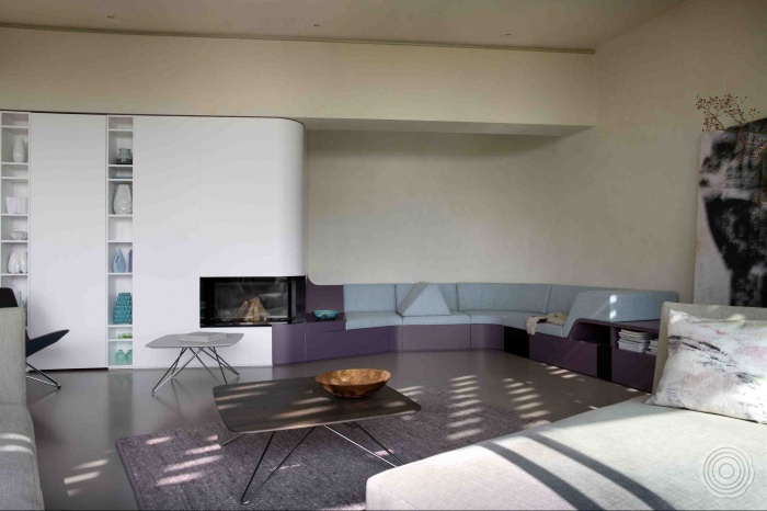woonkamer met haard