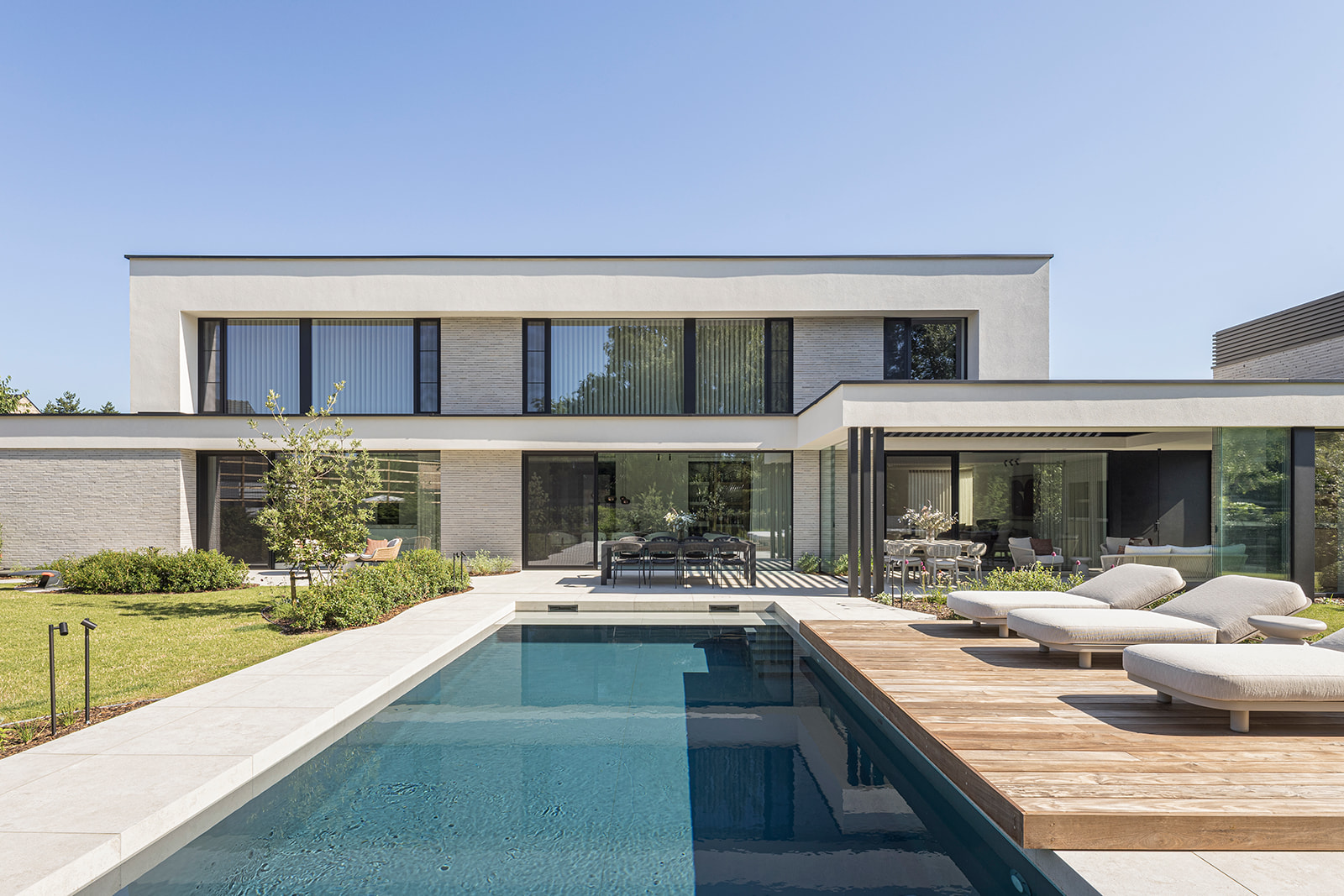 moderne villa met zwembad