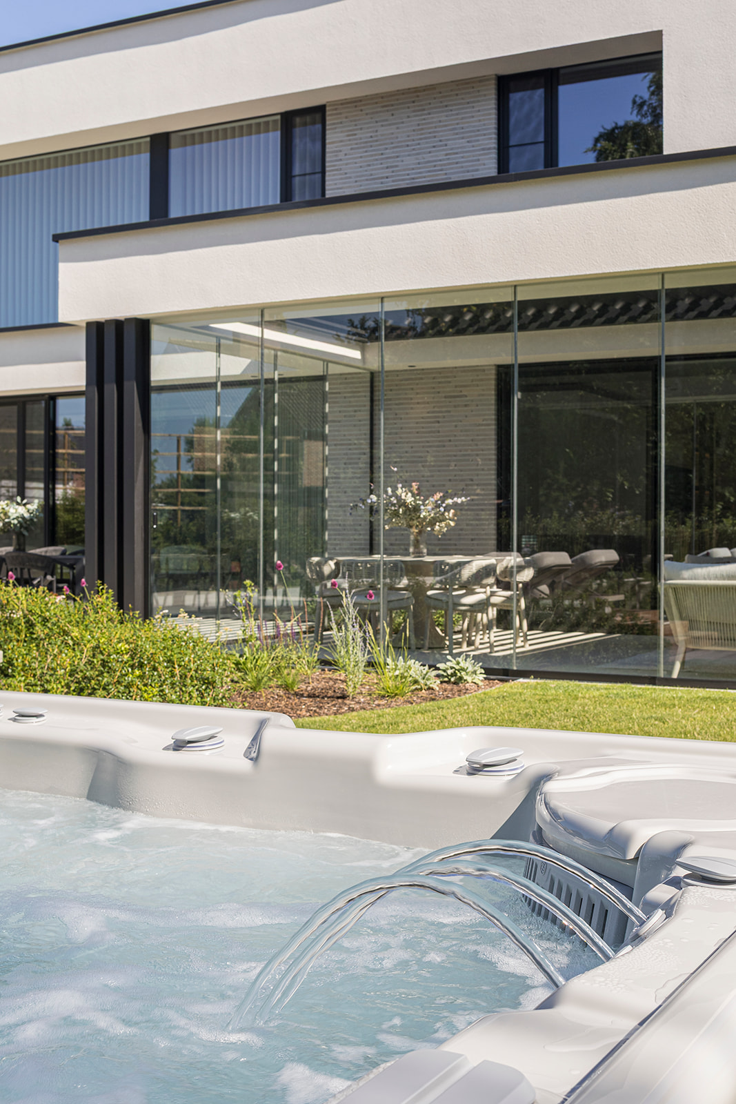 luxe villatuin met welness