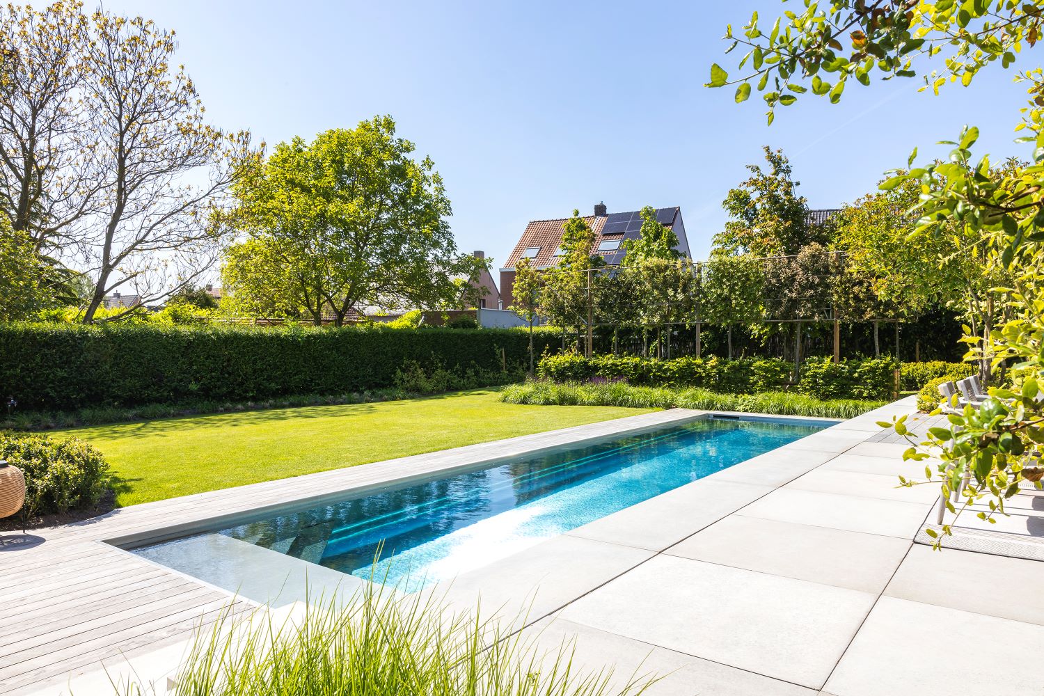 luxe inox zwembad met poolhouse