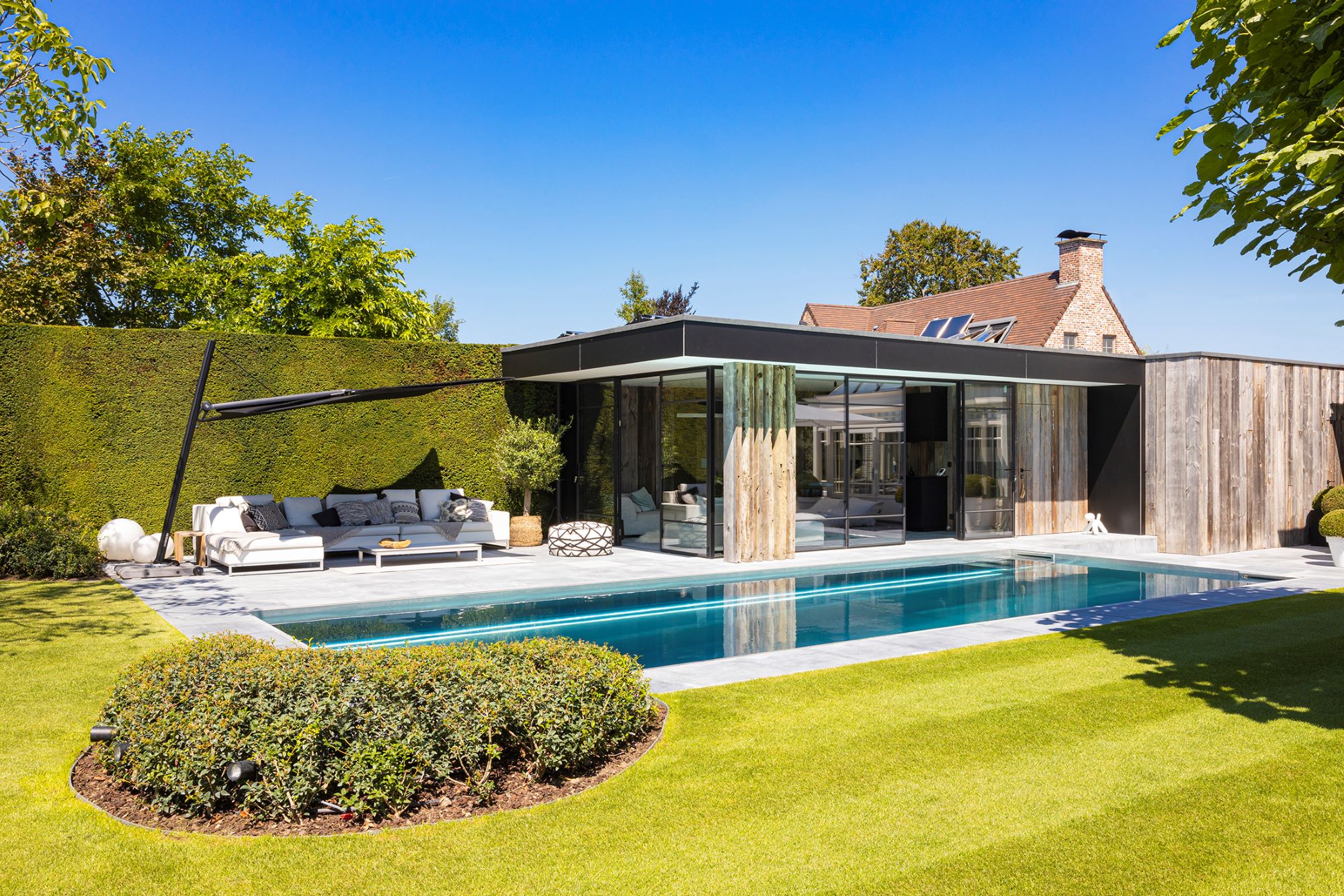 poolhouse met zwembad