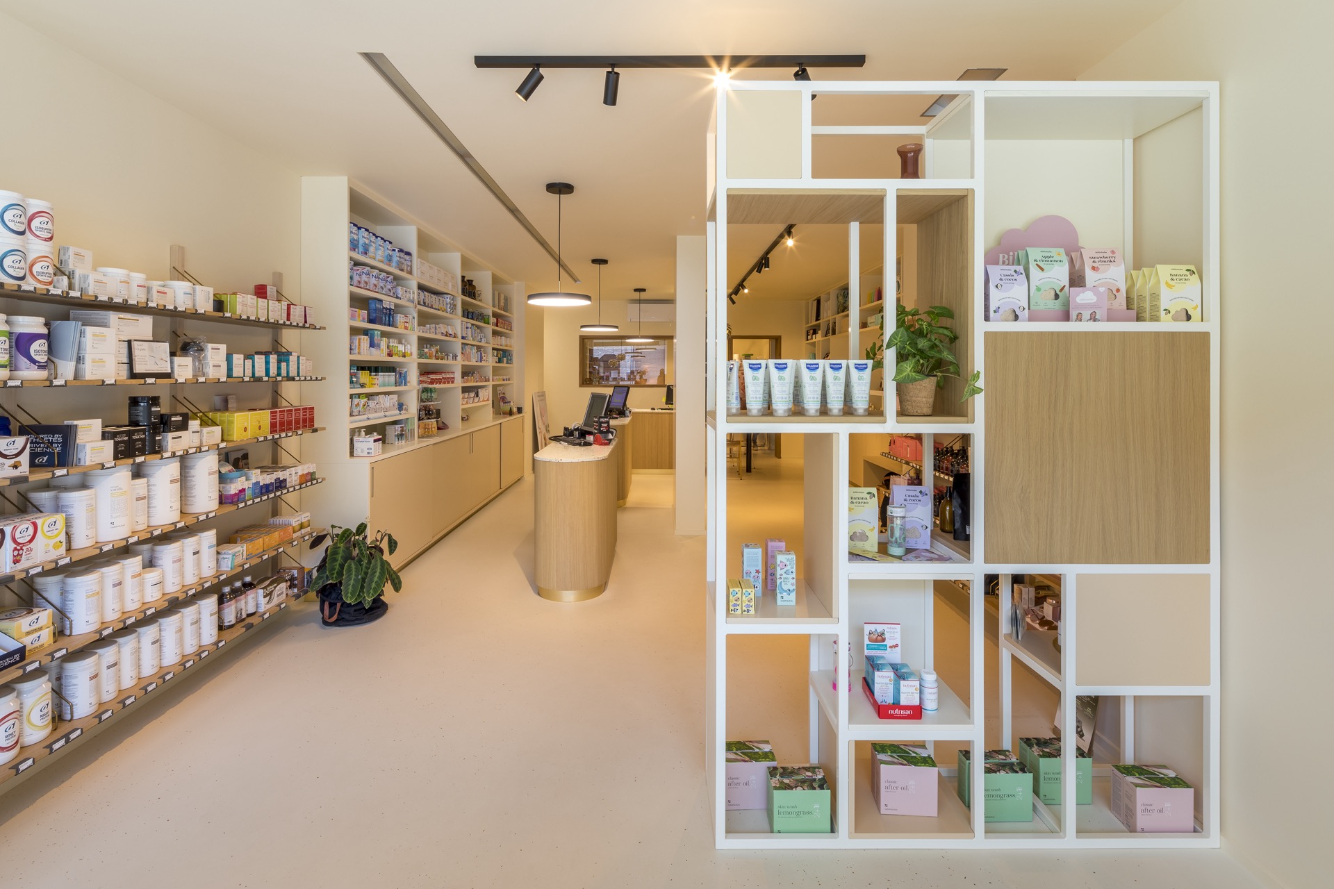winkelinrichting met design meubels