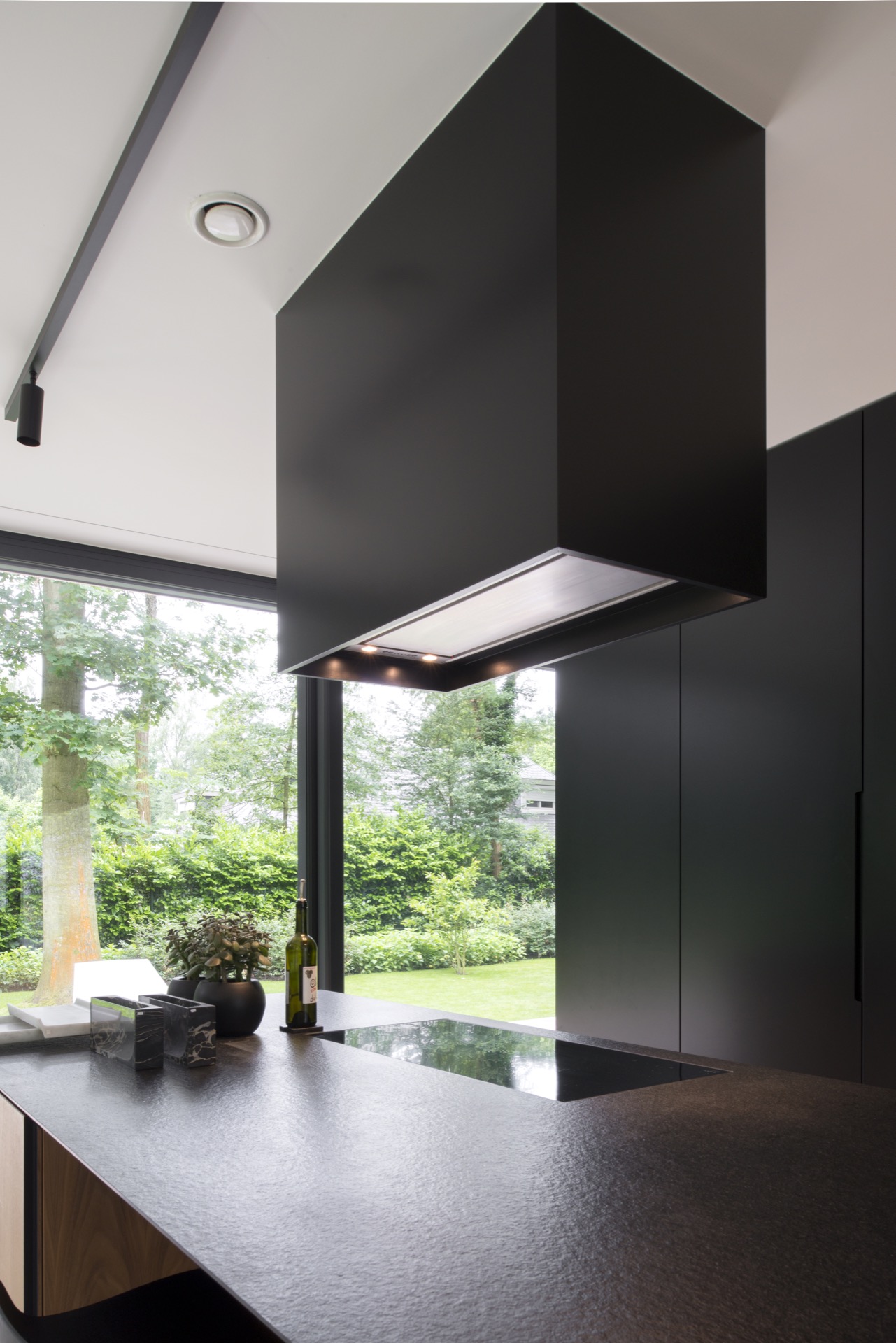 keuken met design afzuigkap