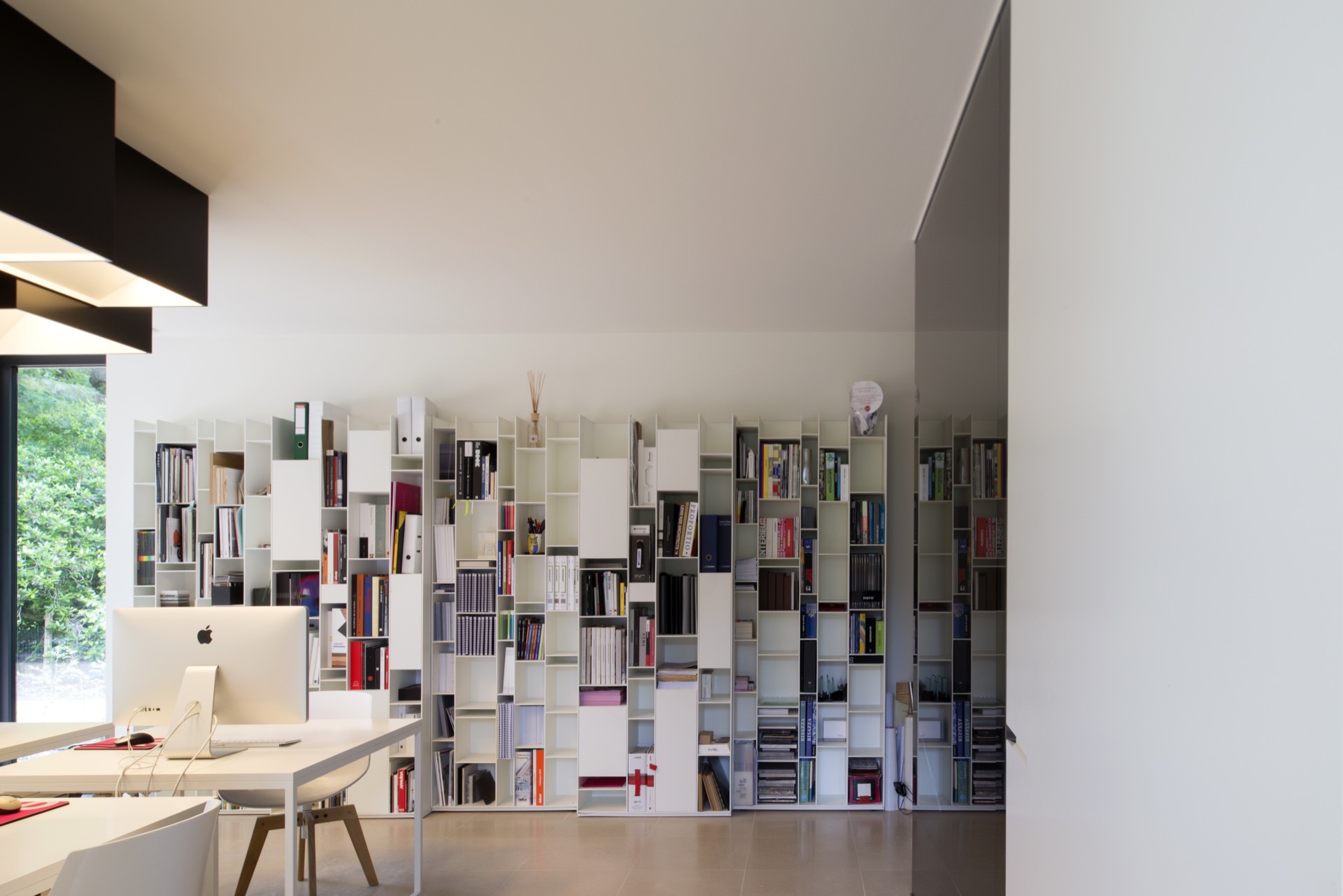 thuis kantoor met luxe meubels