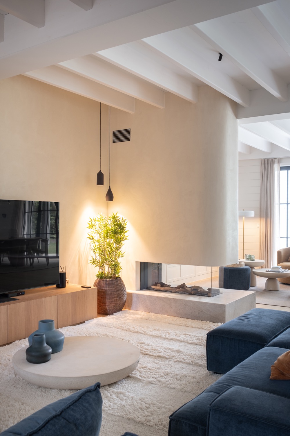 woonkamer met haard