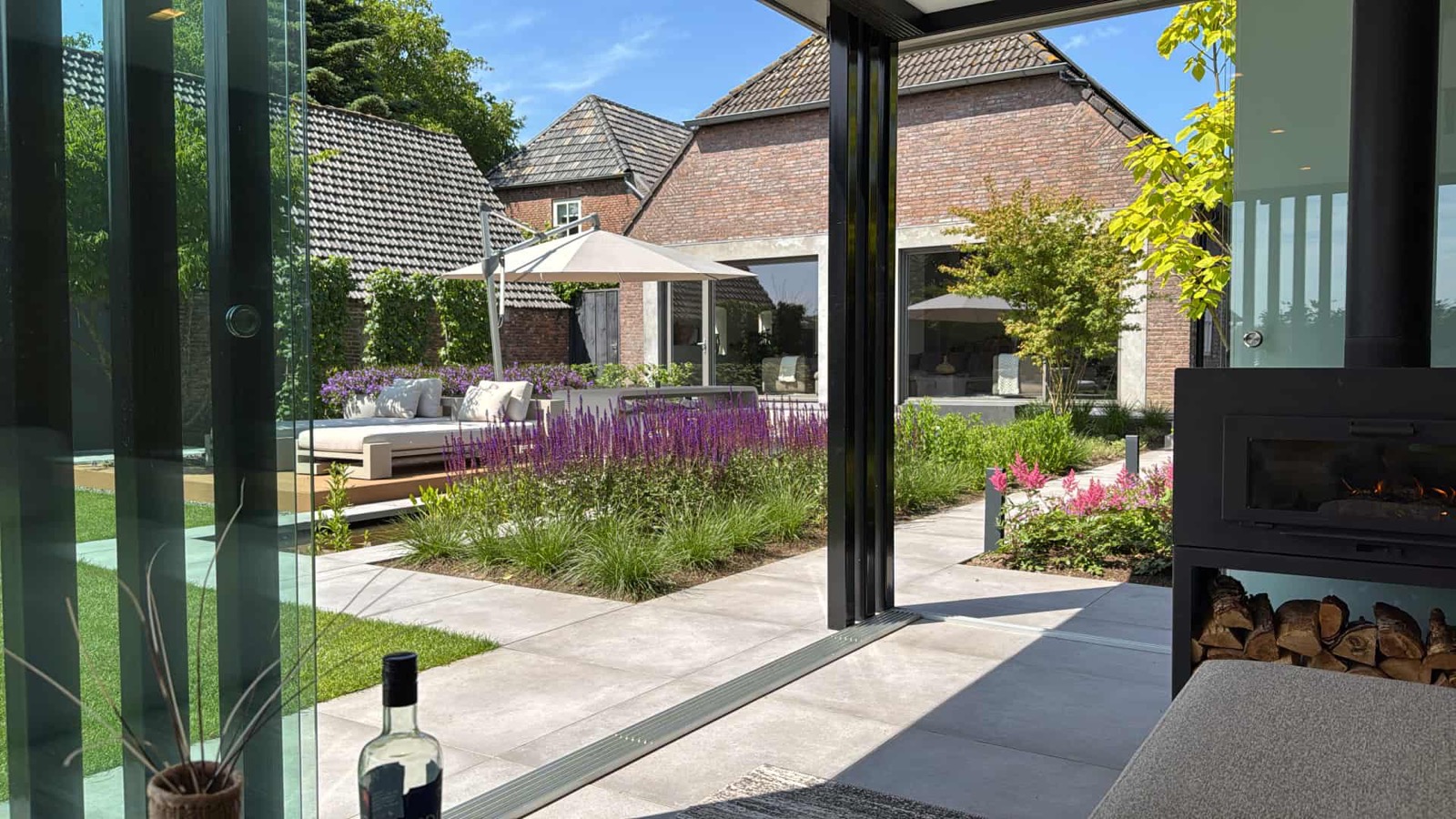 Dijkwoning met overdekt terras