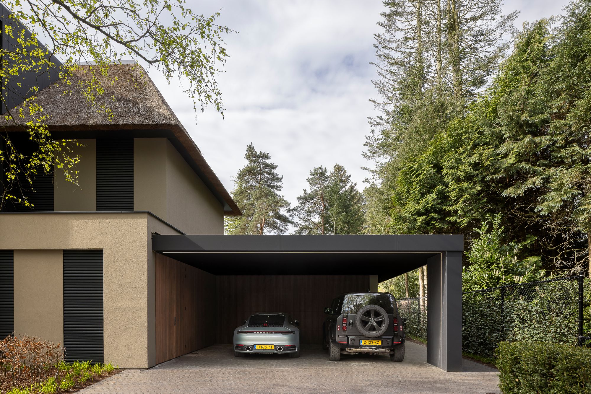 carport villa