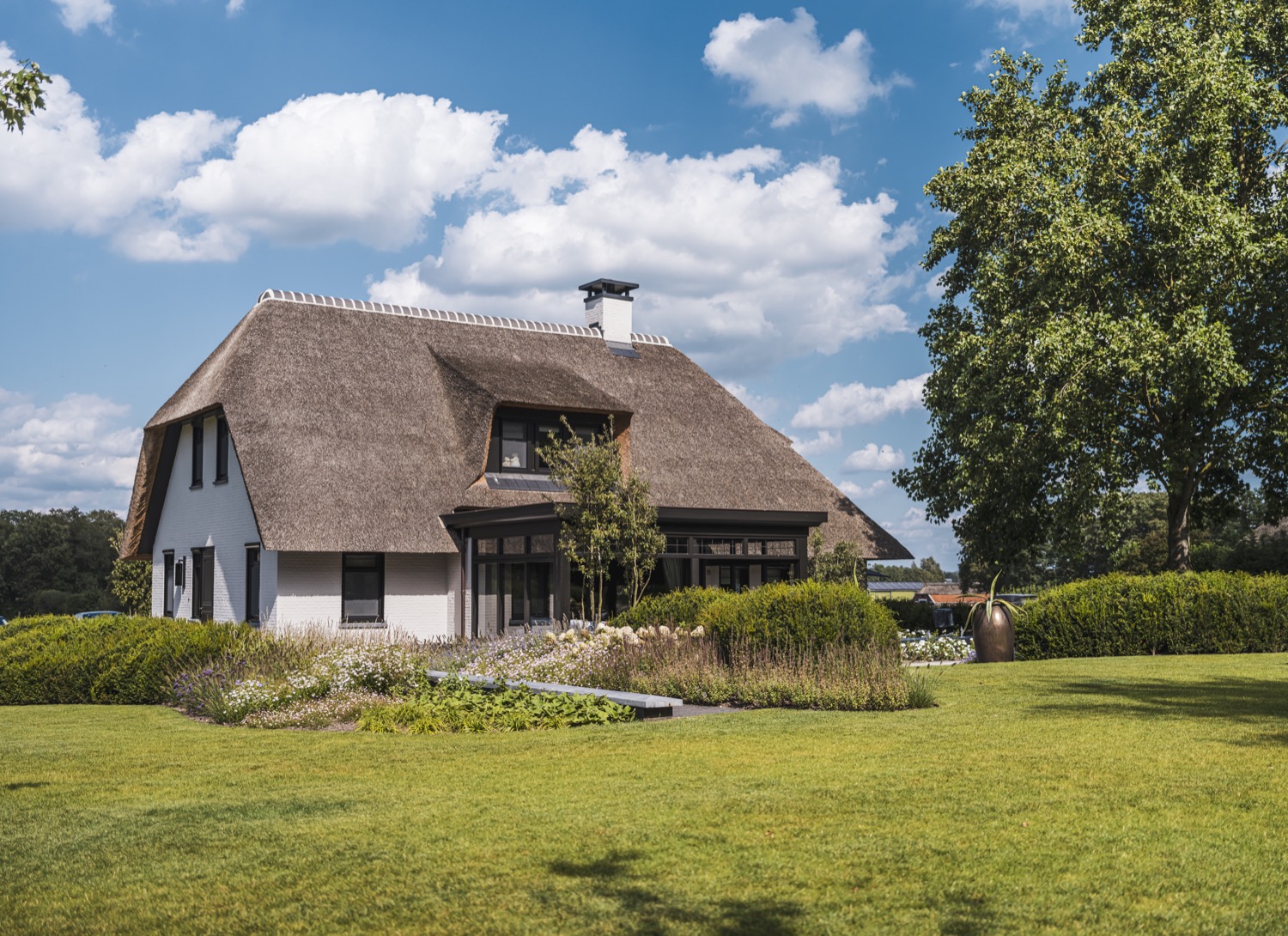 luxe villa met gazon