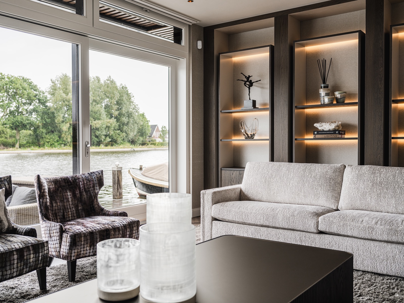 woonkamer met luxe meubels