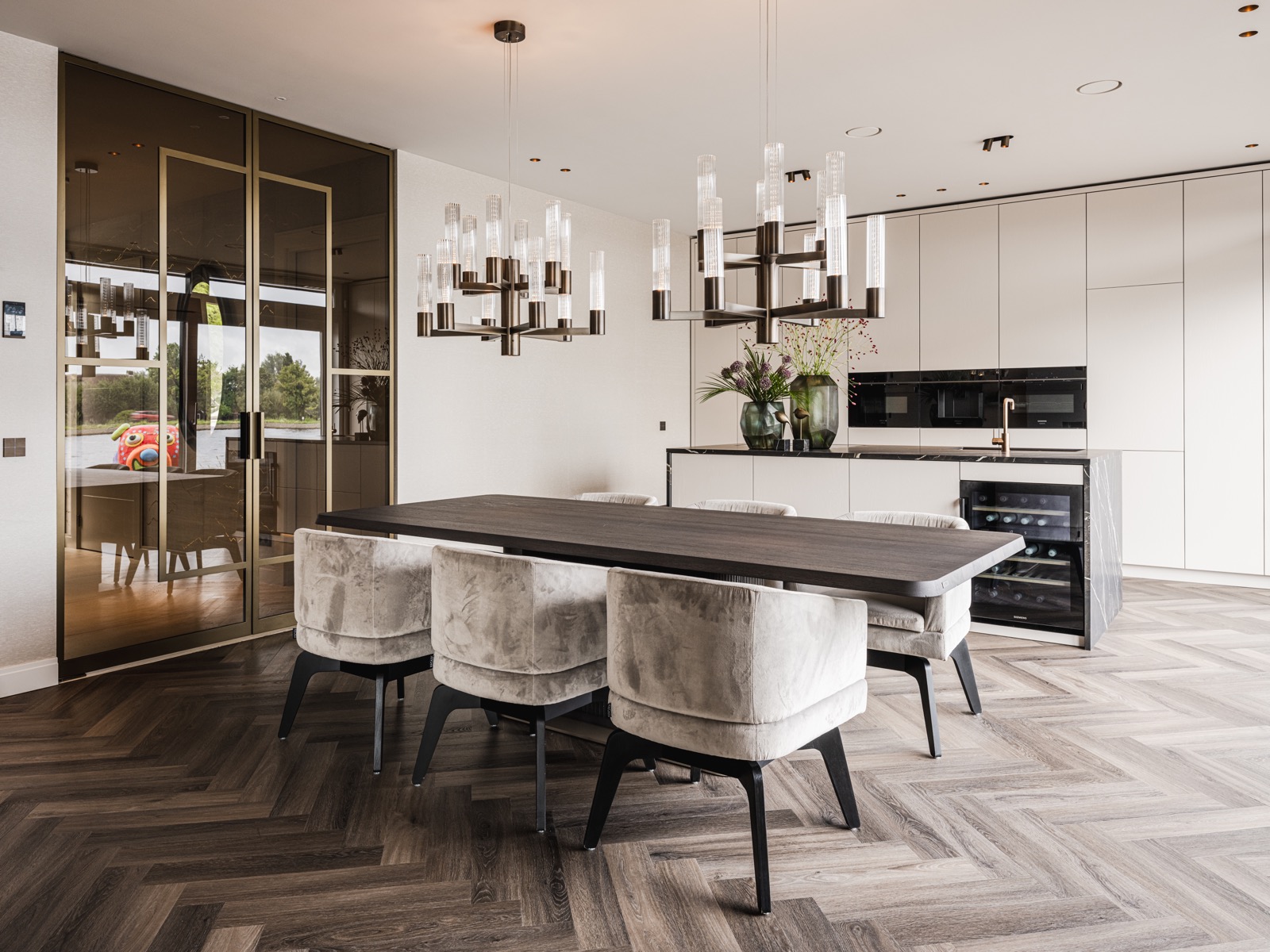 luxe eettafel met zitstoelen