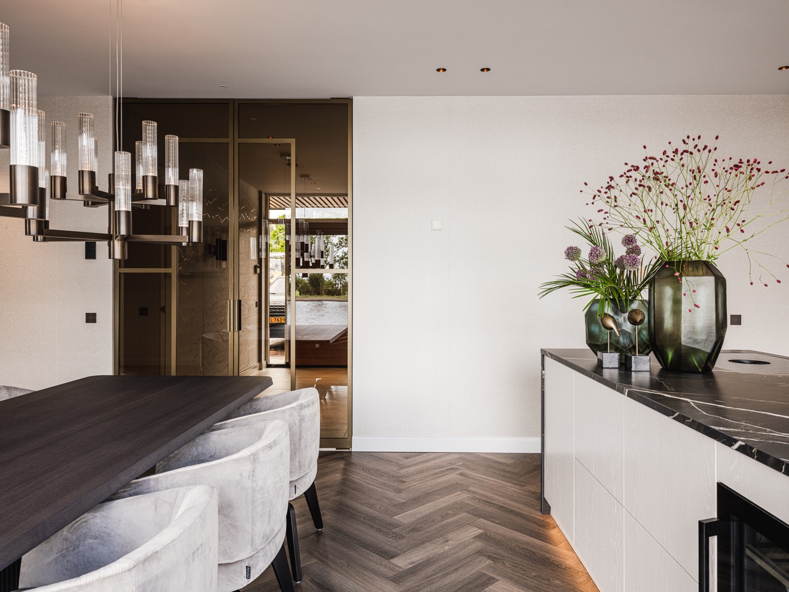luxe keuken met eettafel