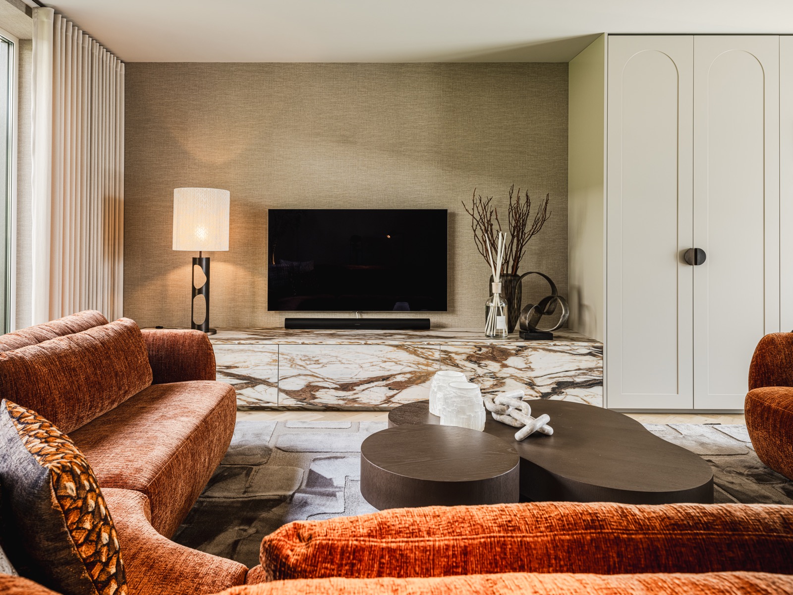 woonkamer met maatwerk interieur