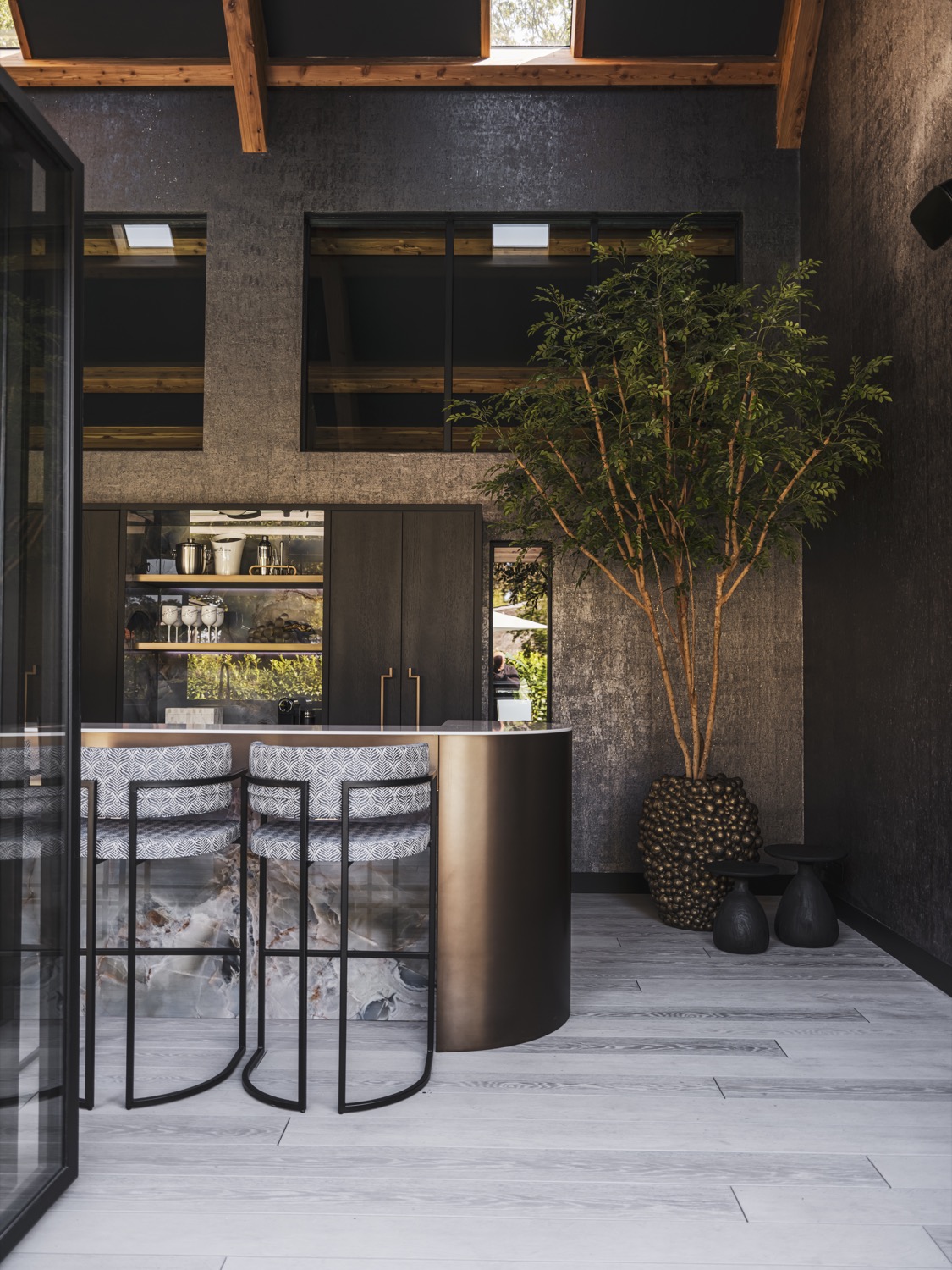 bar met luxe krukken