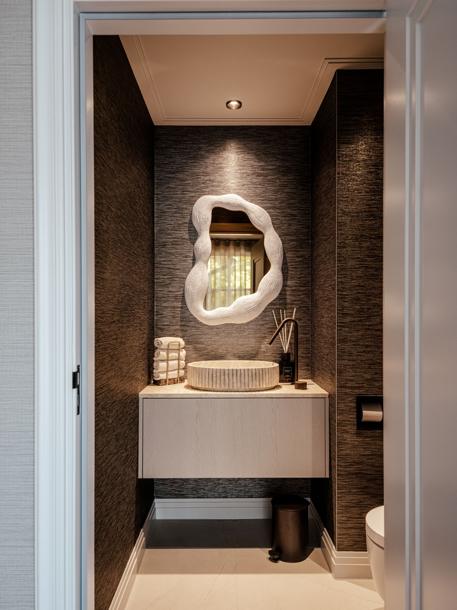 luxe toilet