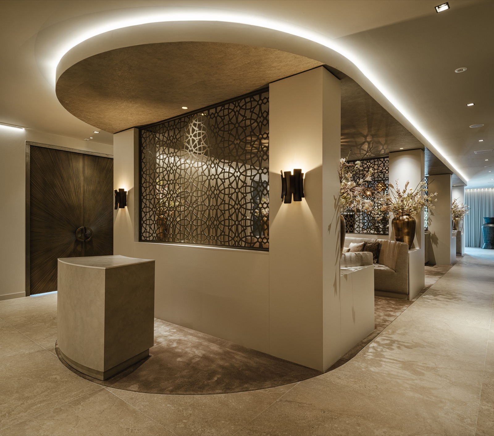 hal met luxe meubels