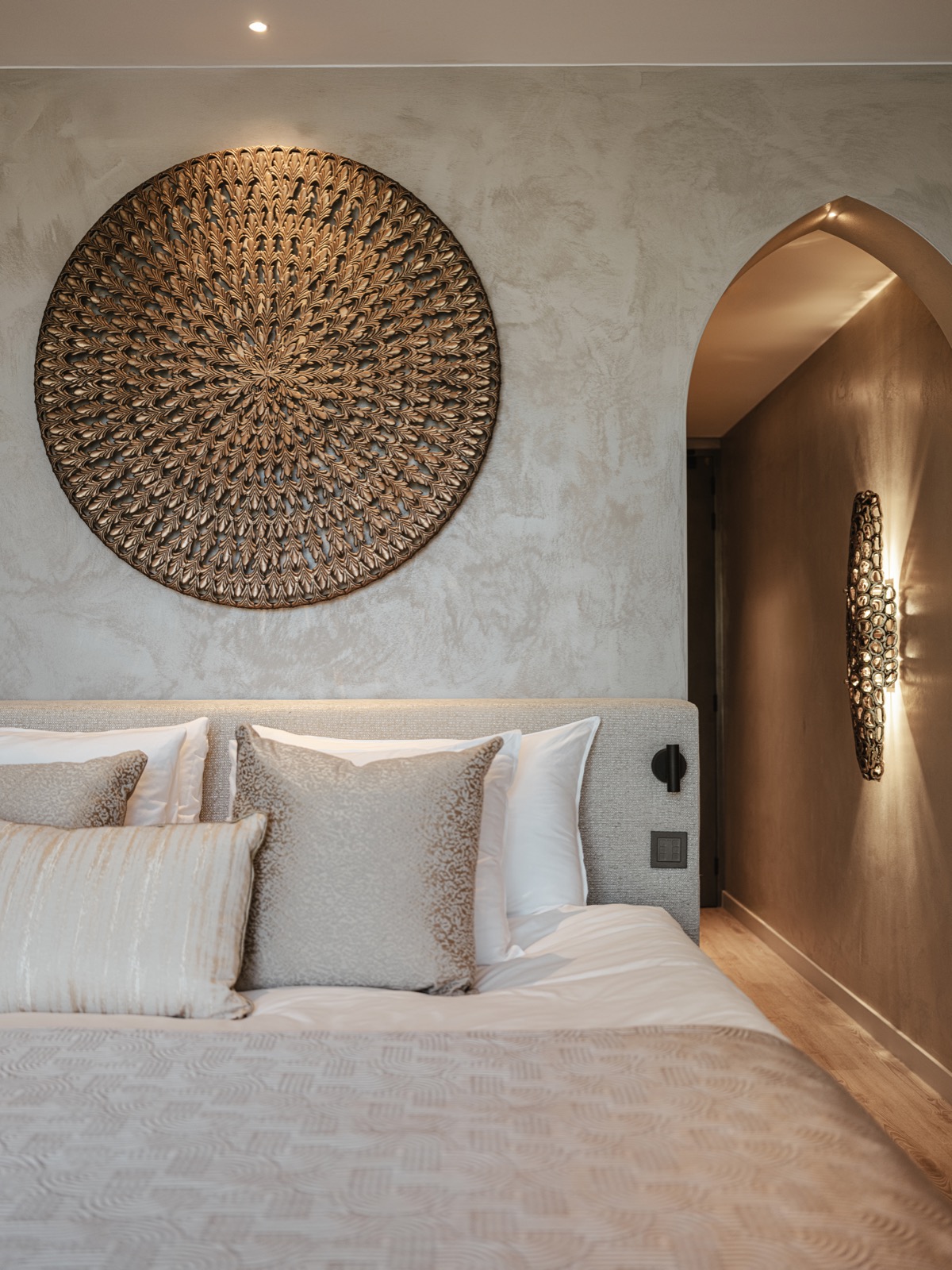 slaapkamer met luxe accessoires