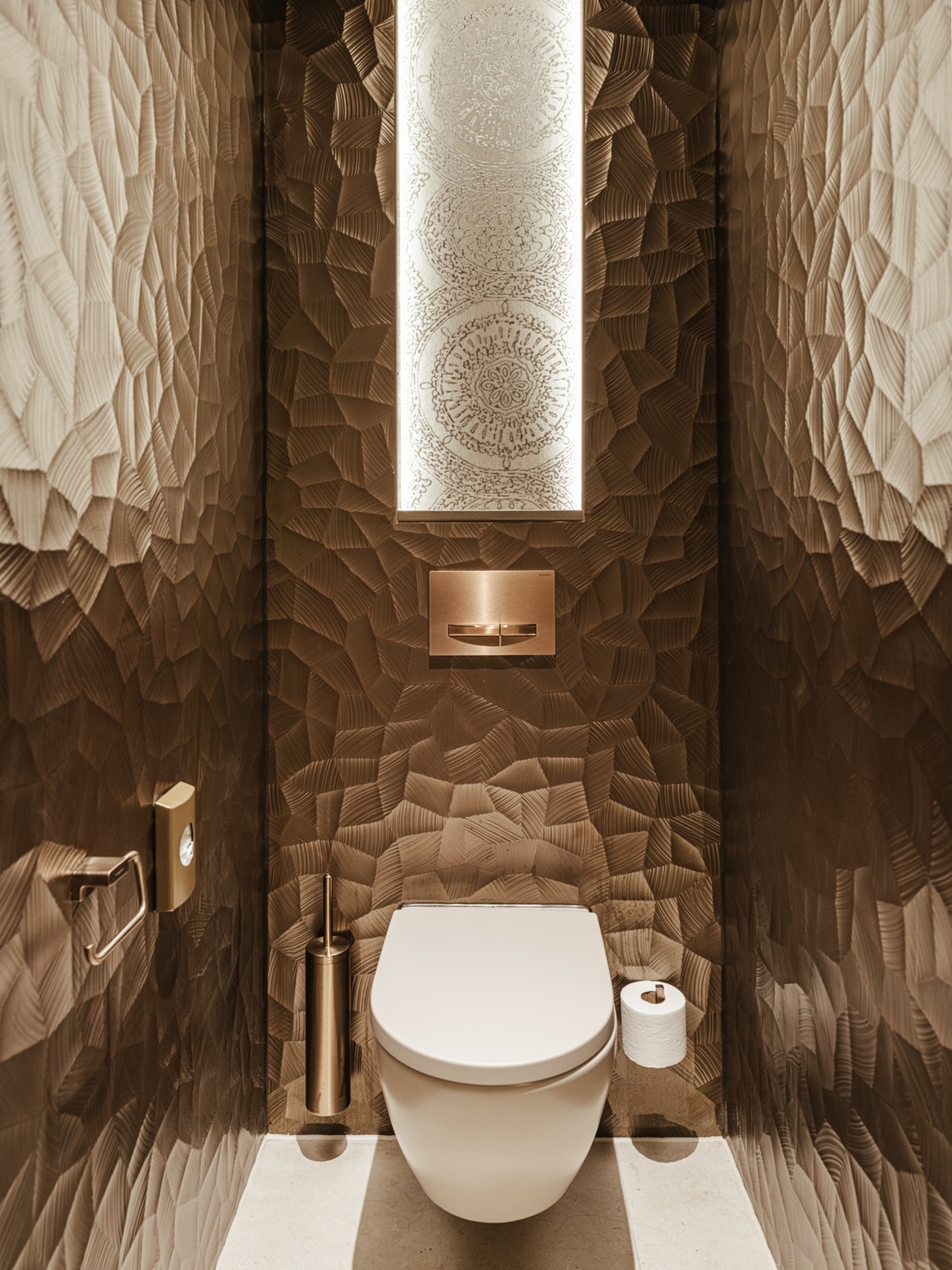luxe toilet