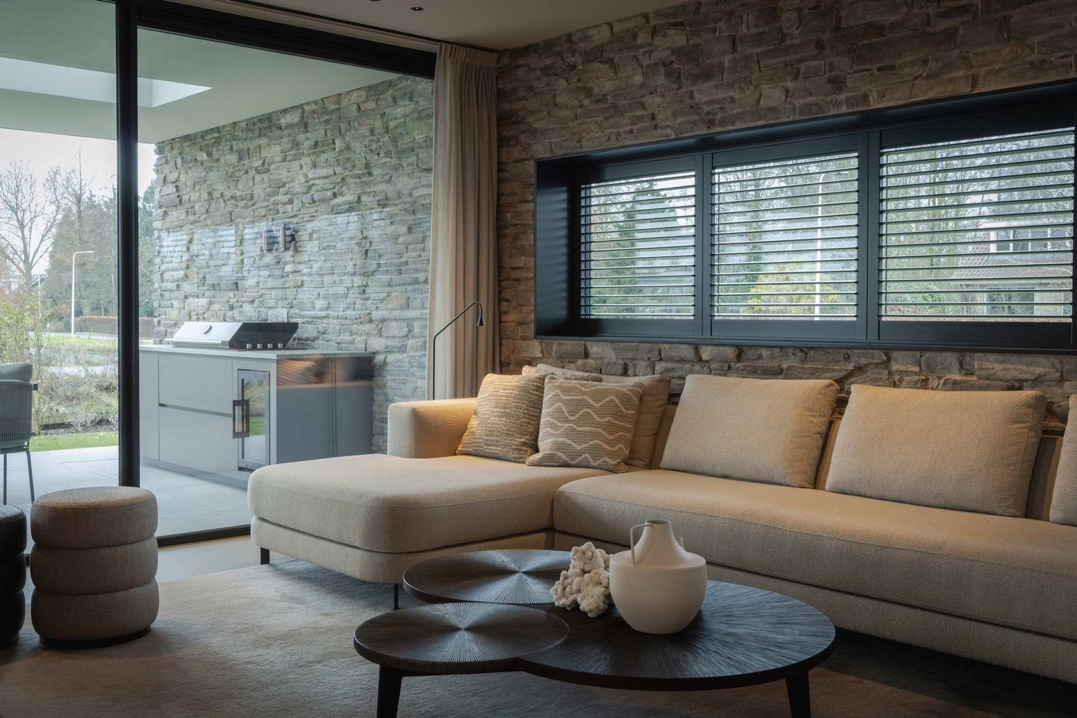 woonkamer met luxe bank