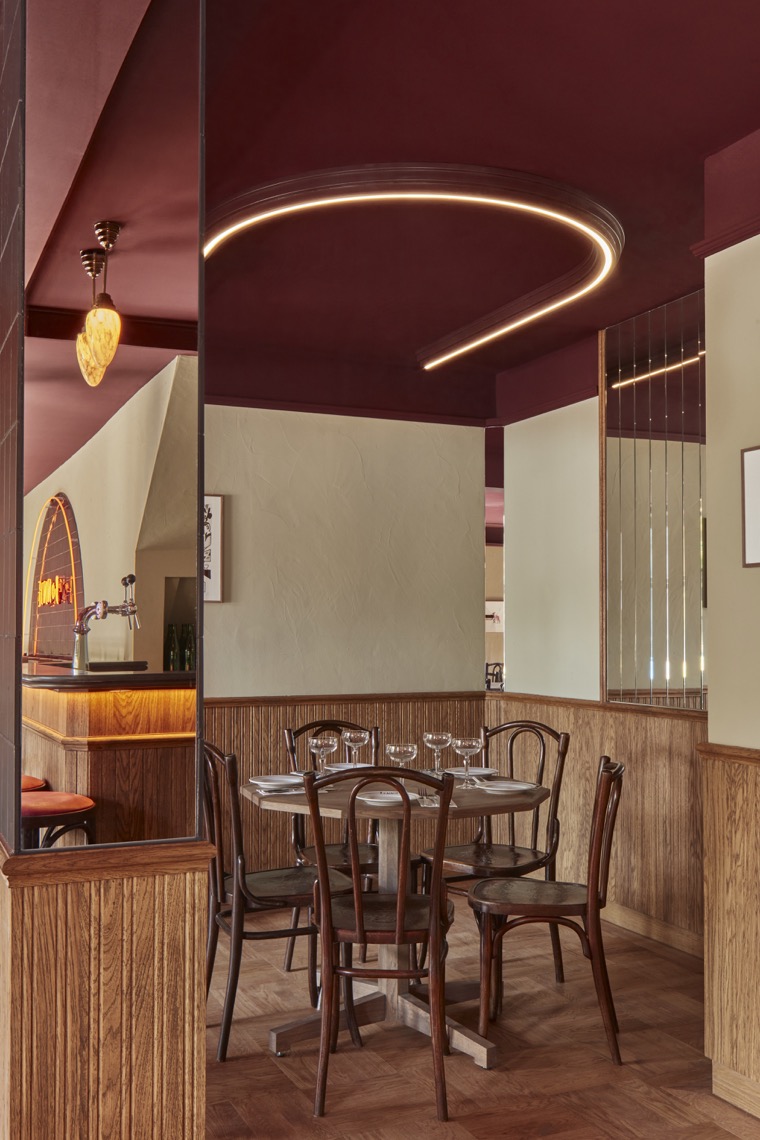 zitgedeelte bij bar