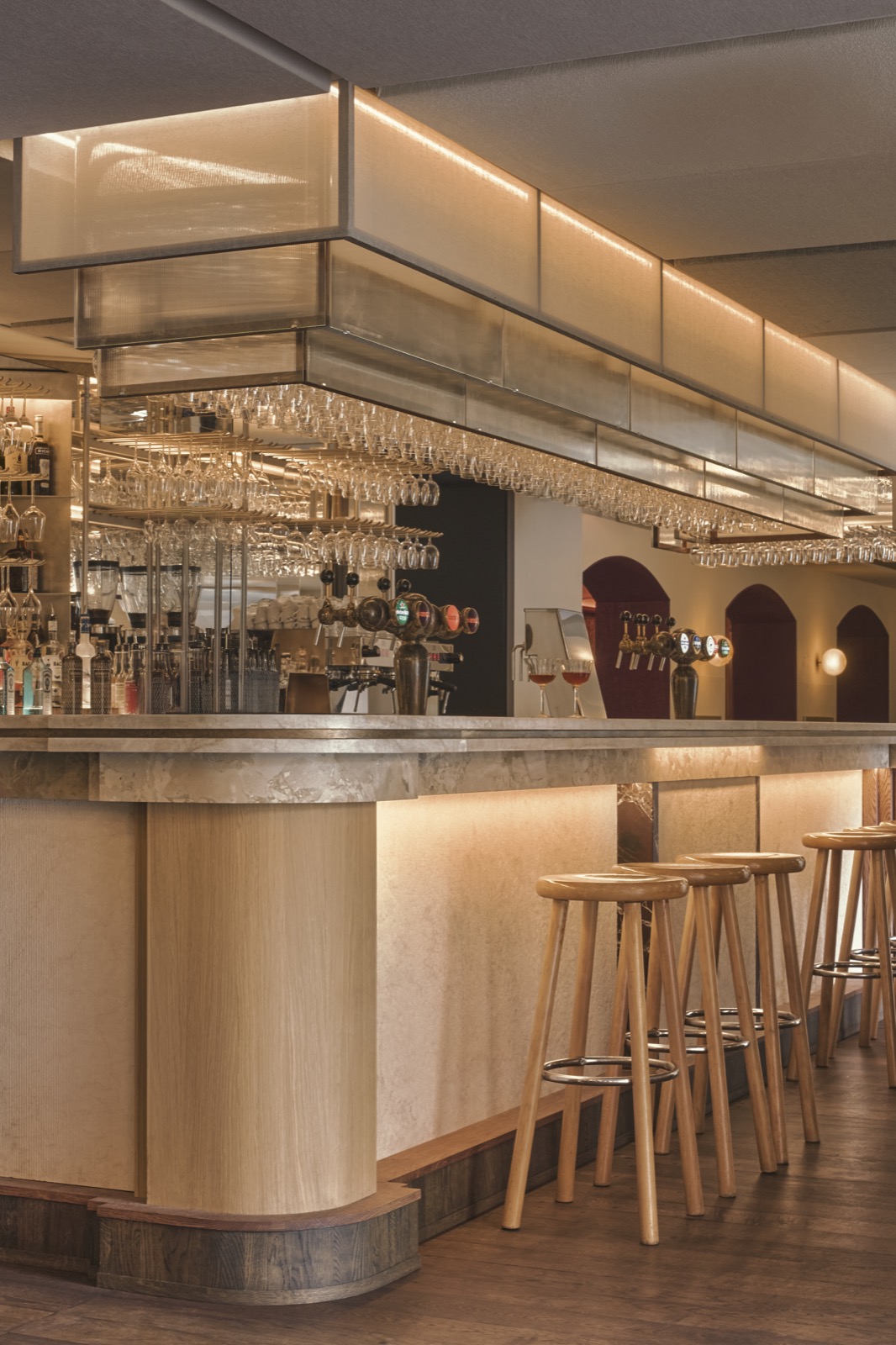 restaurant met design bar