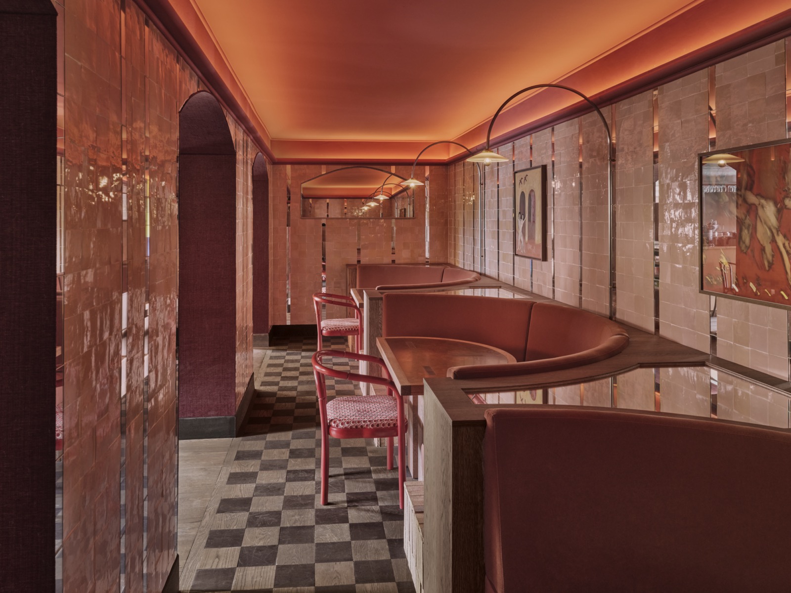 luxe zitbanken in restaurant