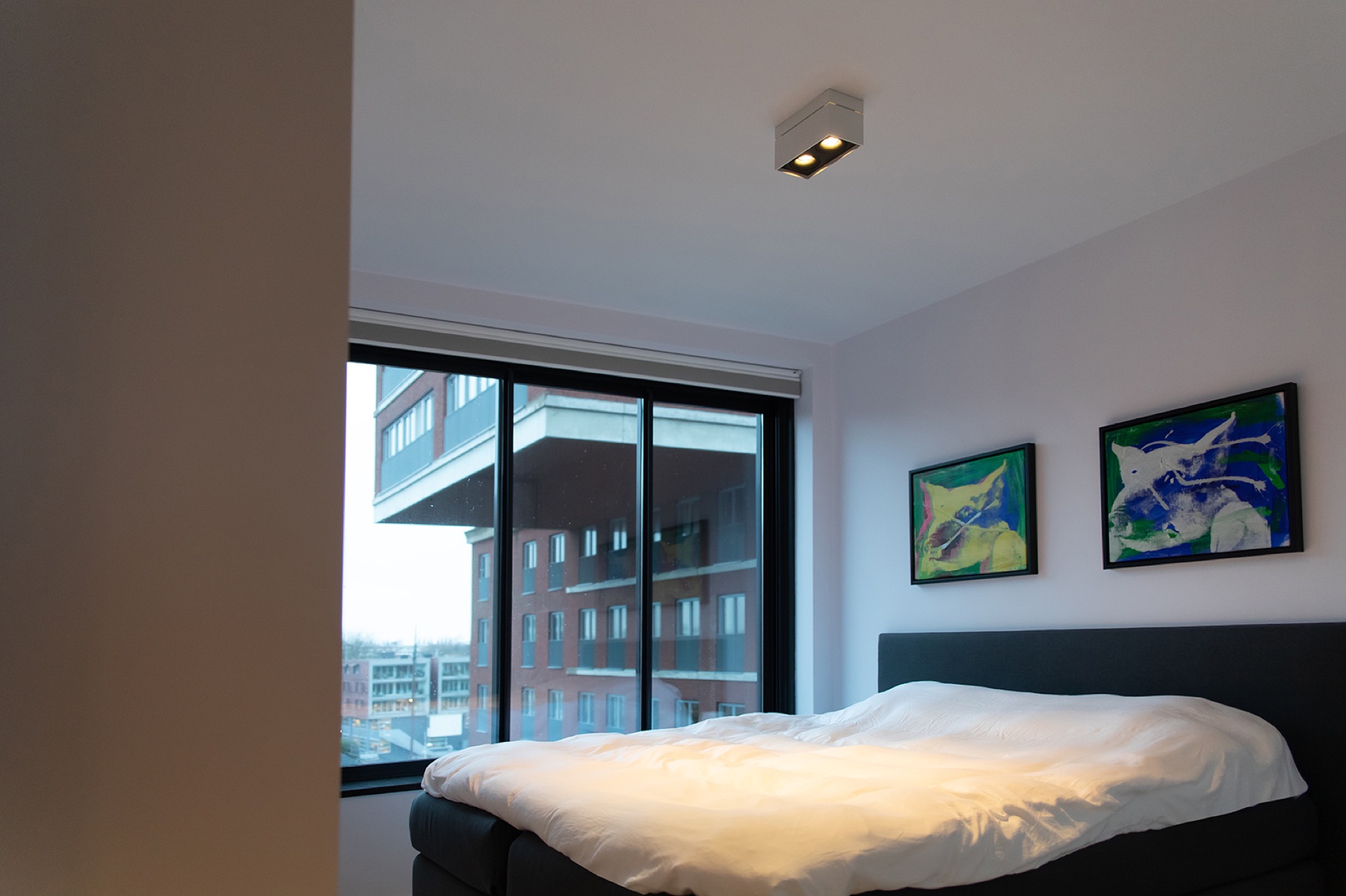 woonkamer met design verlichting