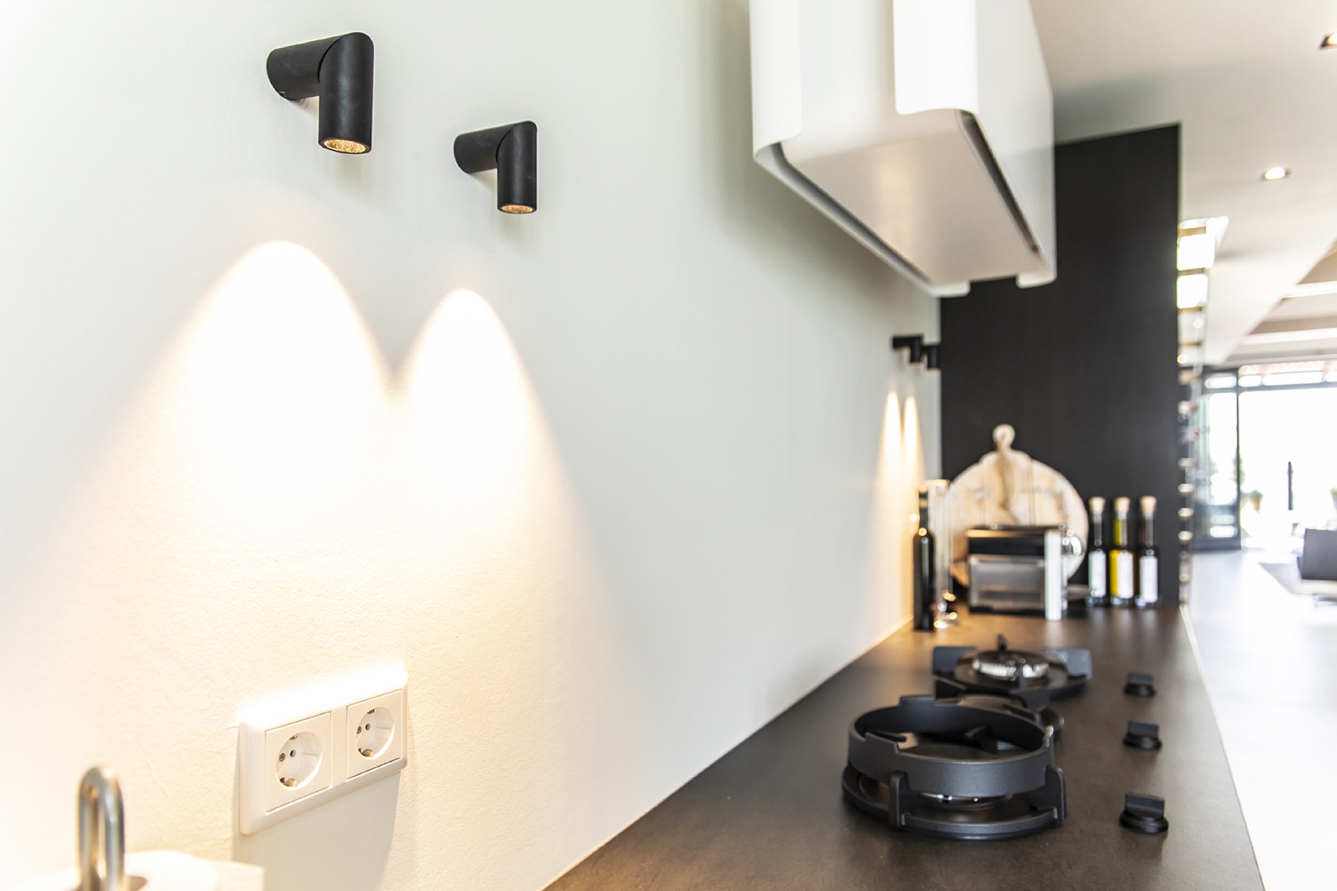 aanrecht met luxe lampen