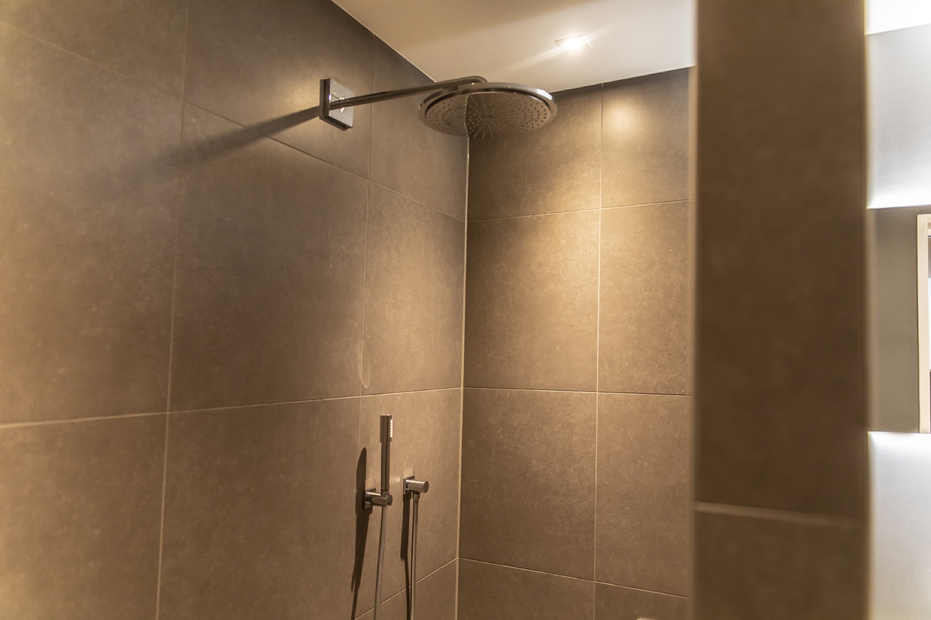 douche met luxe verlichting