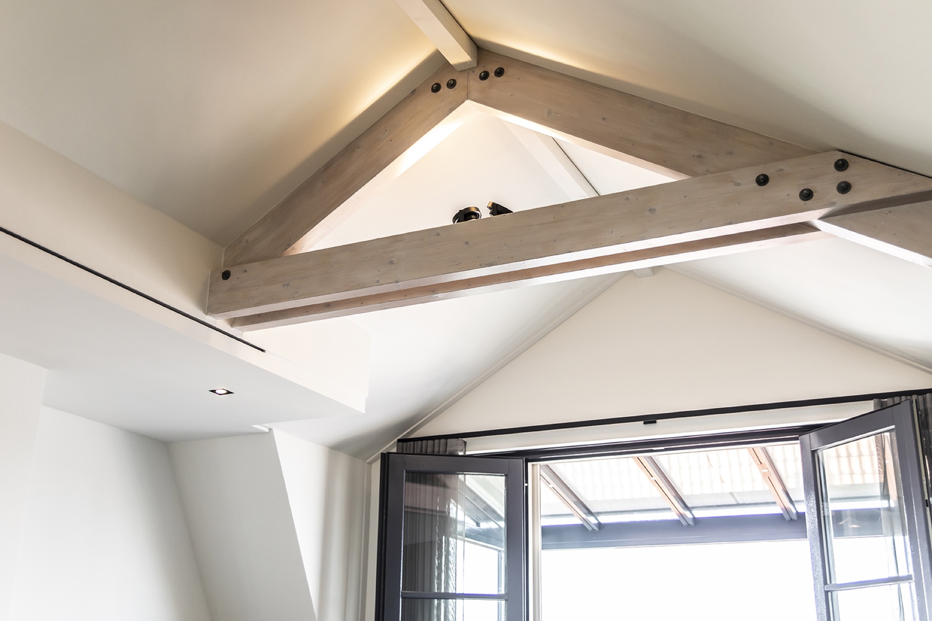 plafond met luxe verlichting