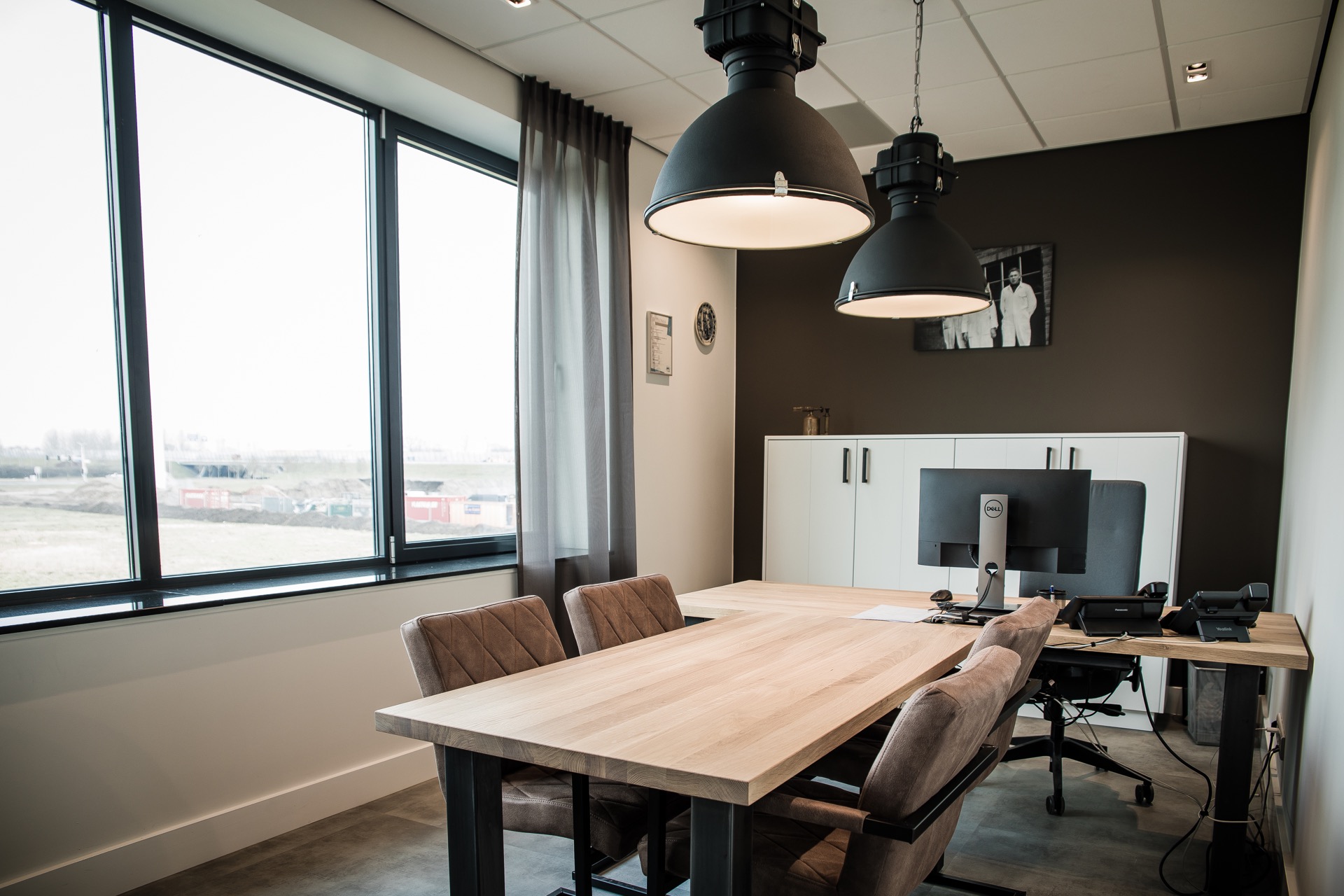 kantoor met sfeervolle verlichting